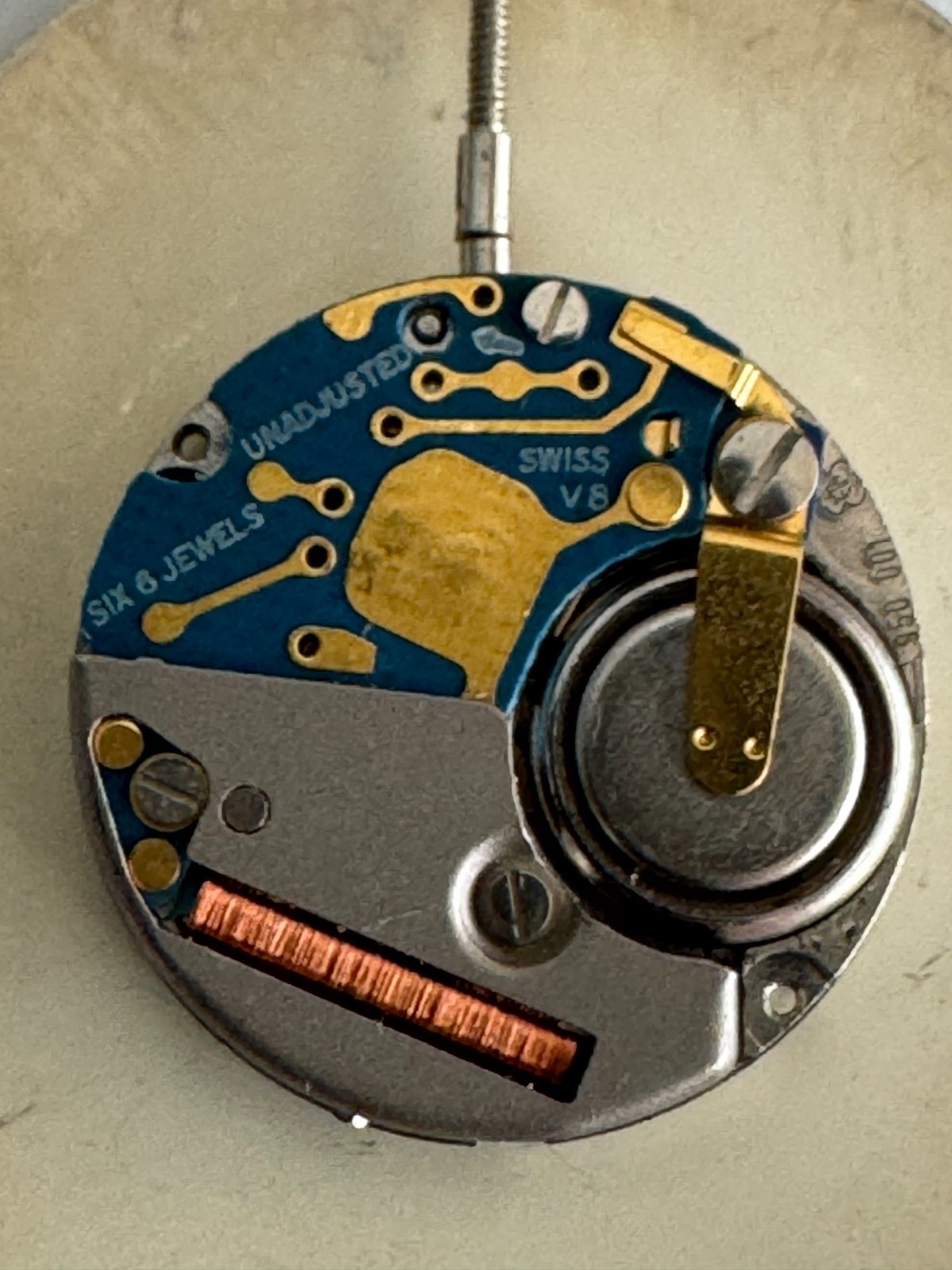 CLEAN QUARTZ WRISTWATCH MOVEMENT ETA 950.001 KEEPING TIME