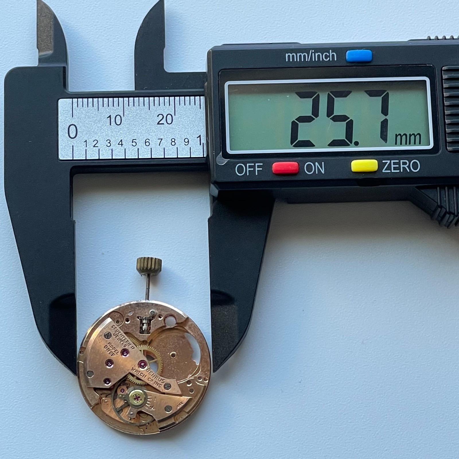 Benrus Watch Movement 17 Jewels Model DN2F 11.5 Ligne Military Repair Parts