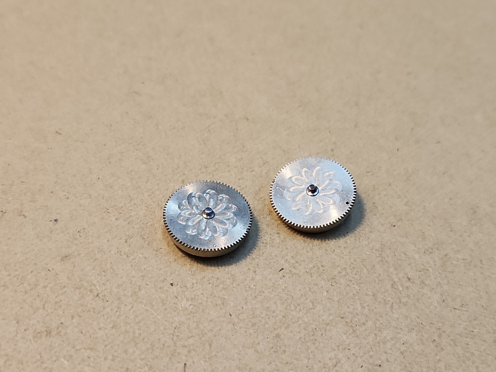 Lot Of 2 Pocket Watch Fancy Mainspring Barrels With Cover And Arbor 12.85mm