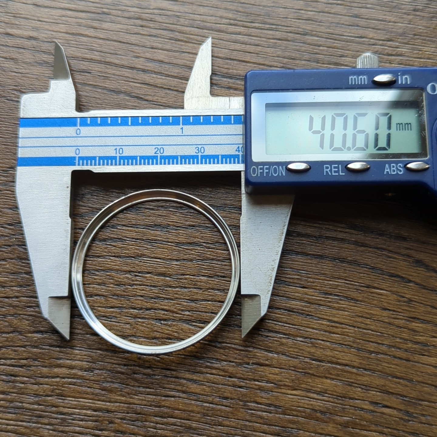 Tag Heuer WAR201E Carrera Watch Steel Bezel Part Excellent Condition (Y34)