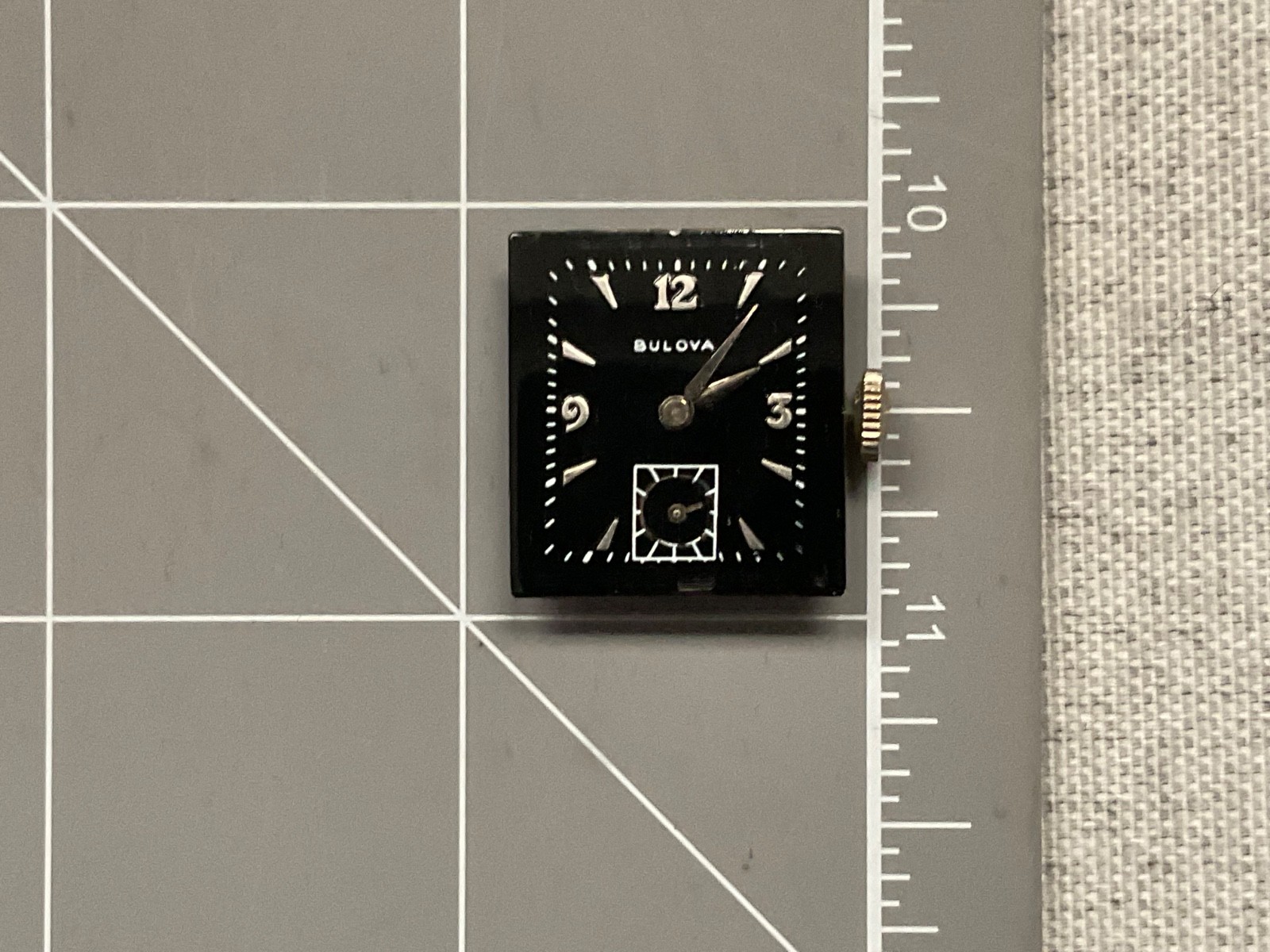 VINTAGE MEN’S BULOVA WRIST WATCH MOVEMENT, CAL. 8AE, 21 JEWEL Black dial Nice