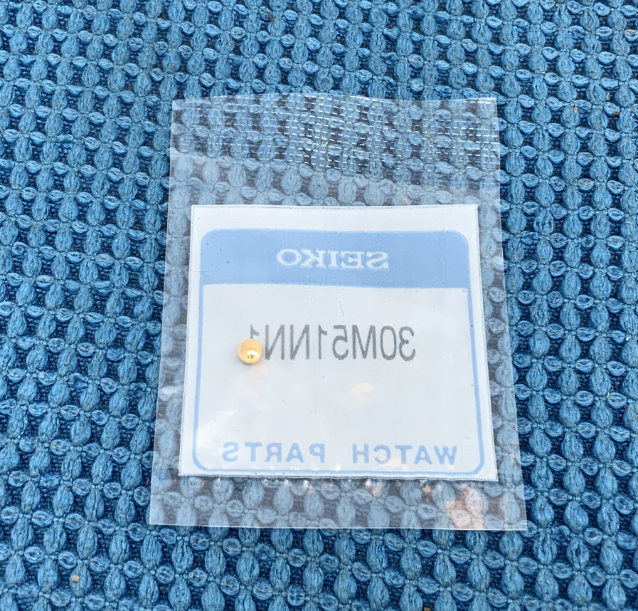 SEIKO crown 30m51nn1 Sealed Original New Old Stock. 22m-30m R