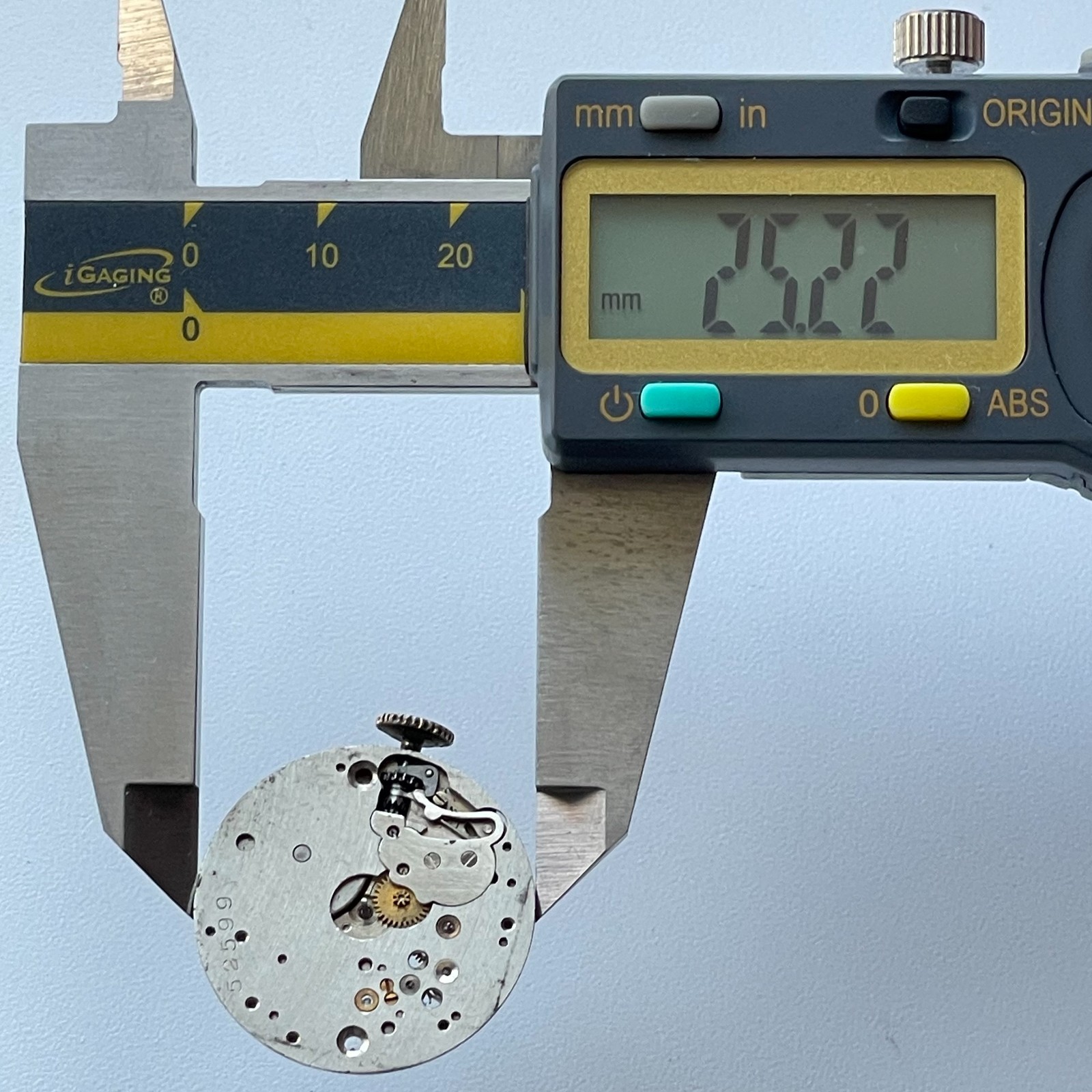 ILLINOIS 607A 17 Jewels Watch Movement 25mm Size For Parts Repair Vintage