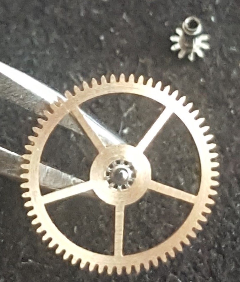 Omega Caliber 330 Part Number 1224 (Center Wheel with Canon Pinion)