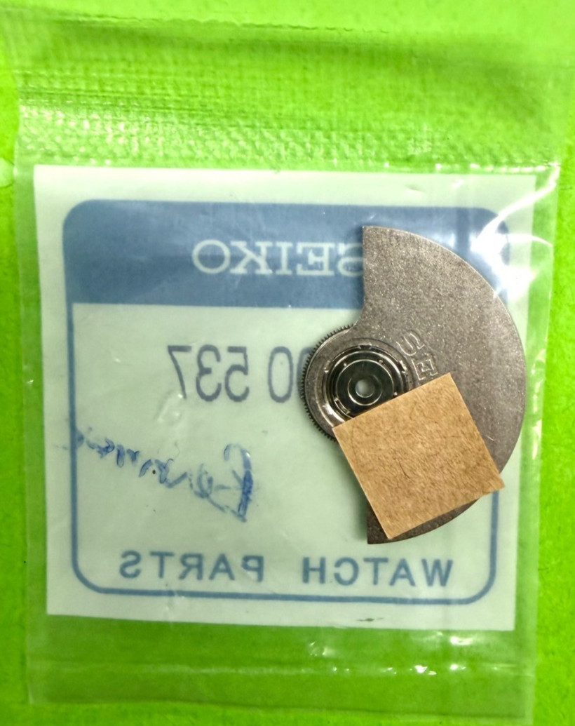 Seiko 5J32 Oscillating weight 0500537 with Screw Genuine New Crwn box