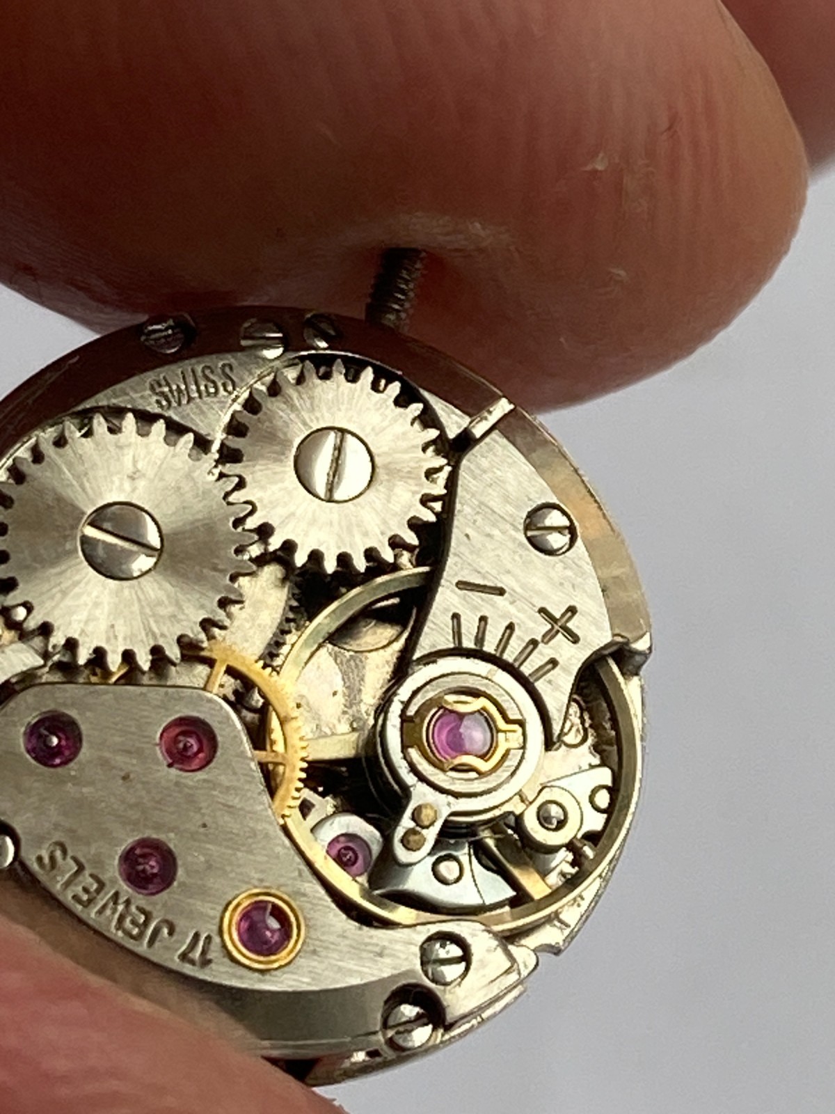 Vinatage WOMEN watch parts MOVMENT Unbranded CAL. ETA 2412 SWISS RUNNING 17 J
