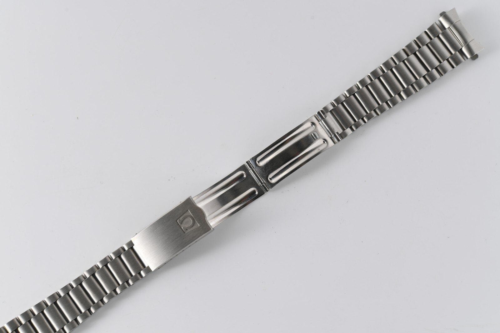 Genuine Omega Bracelet Stainless Steel 1125 677 End Links 20mm 6.75 Inches NEW