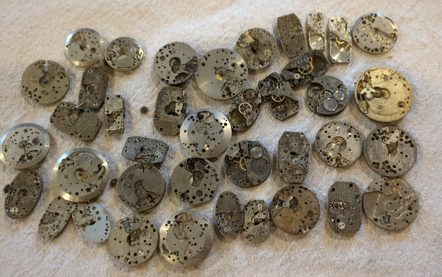 Lot Of 39 Assorted Vintage Watch Movement Parts. See the Pictures. 6.6 Ounces!!