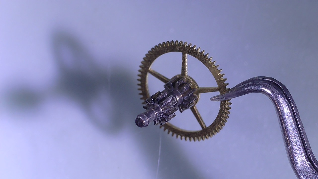 LIP T.18 Center Wheel With 3 mm Height Drive Part.200, Gold Steel Brass