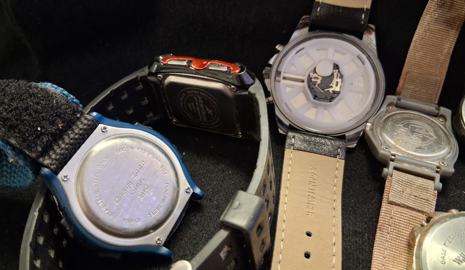 JUNK DRAWER VINTAGE WRISTWATCH LOT MIXED ASSORTMENT TIMEX CARRIAGE CASIO & MORE