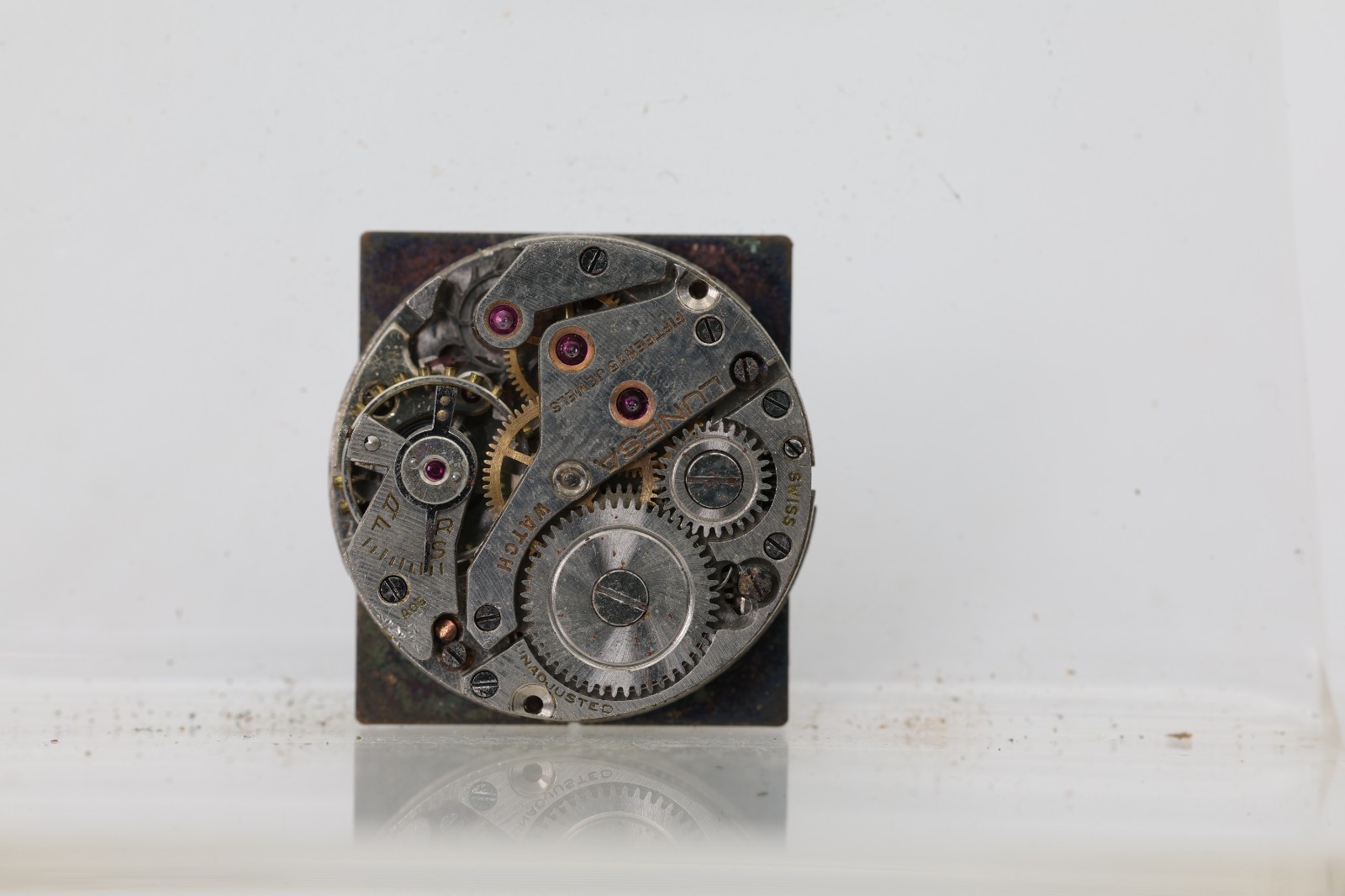 LUNESA 15j SWISS WRIST WATCH MOVEMENT 19.65mm DIAMETER FOR REPAIR (GK)