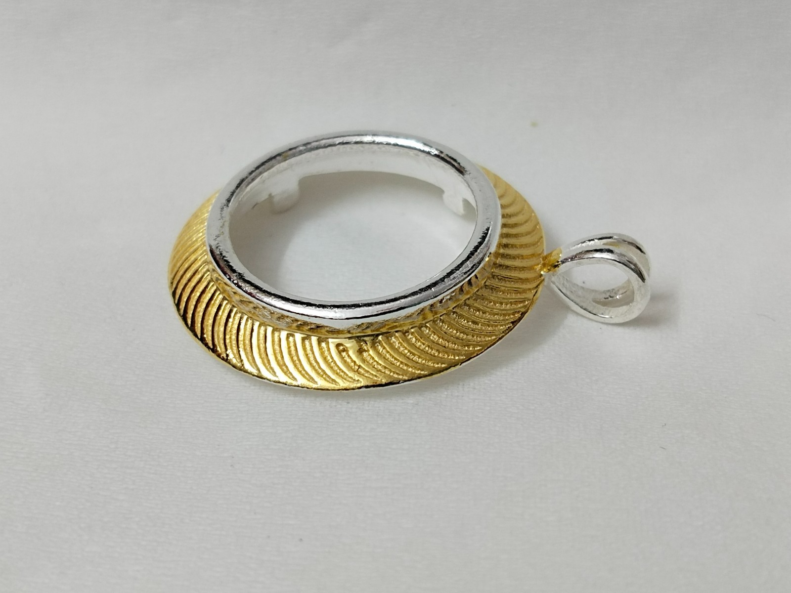 925 Sterling Silver 18k Gold Plated Sterling Silver Round Bezel Pendant Blank