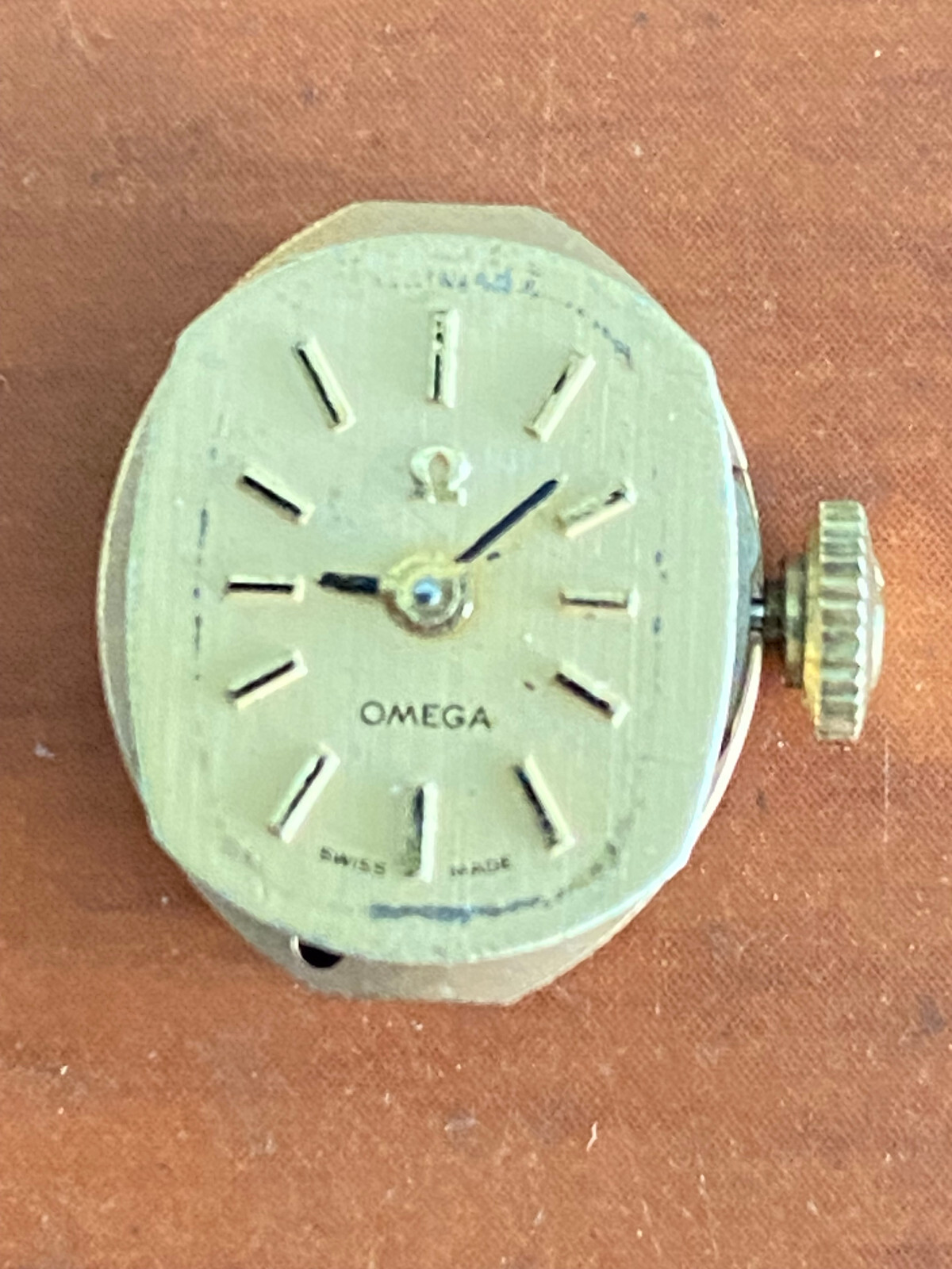 VINTAGE LADIES OMEGA WRIST WATCH MOVEMENT, CAL. 1100, OVERBANKED, NOT RUNNING