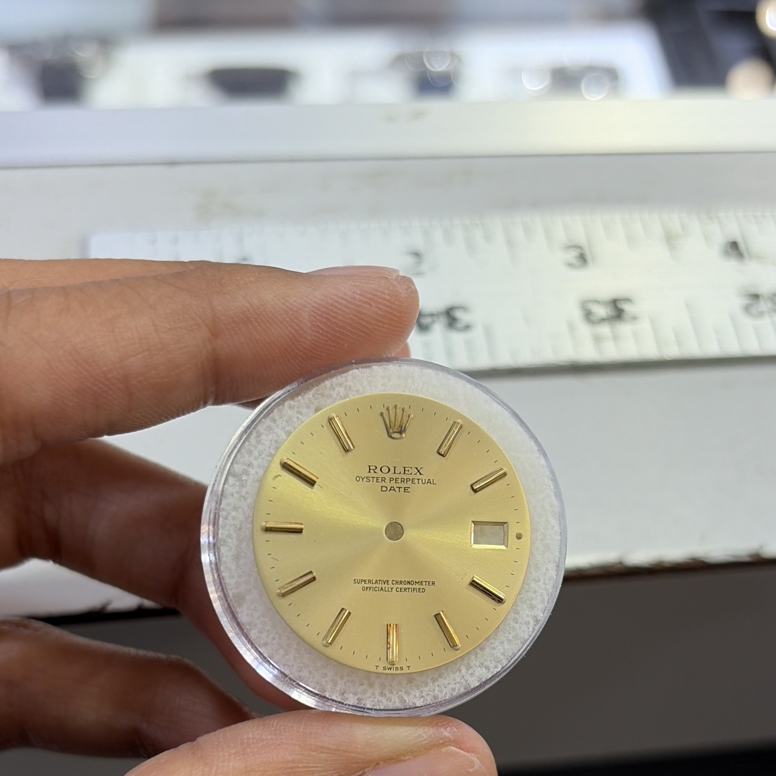 Rolex Oyster Perpetual Date Dial Gold Non-Numeric Hour Marks w/ Date Window 34mm