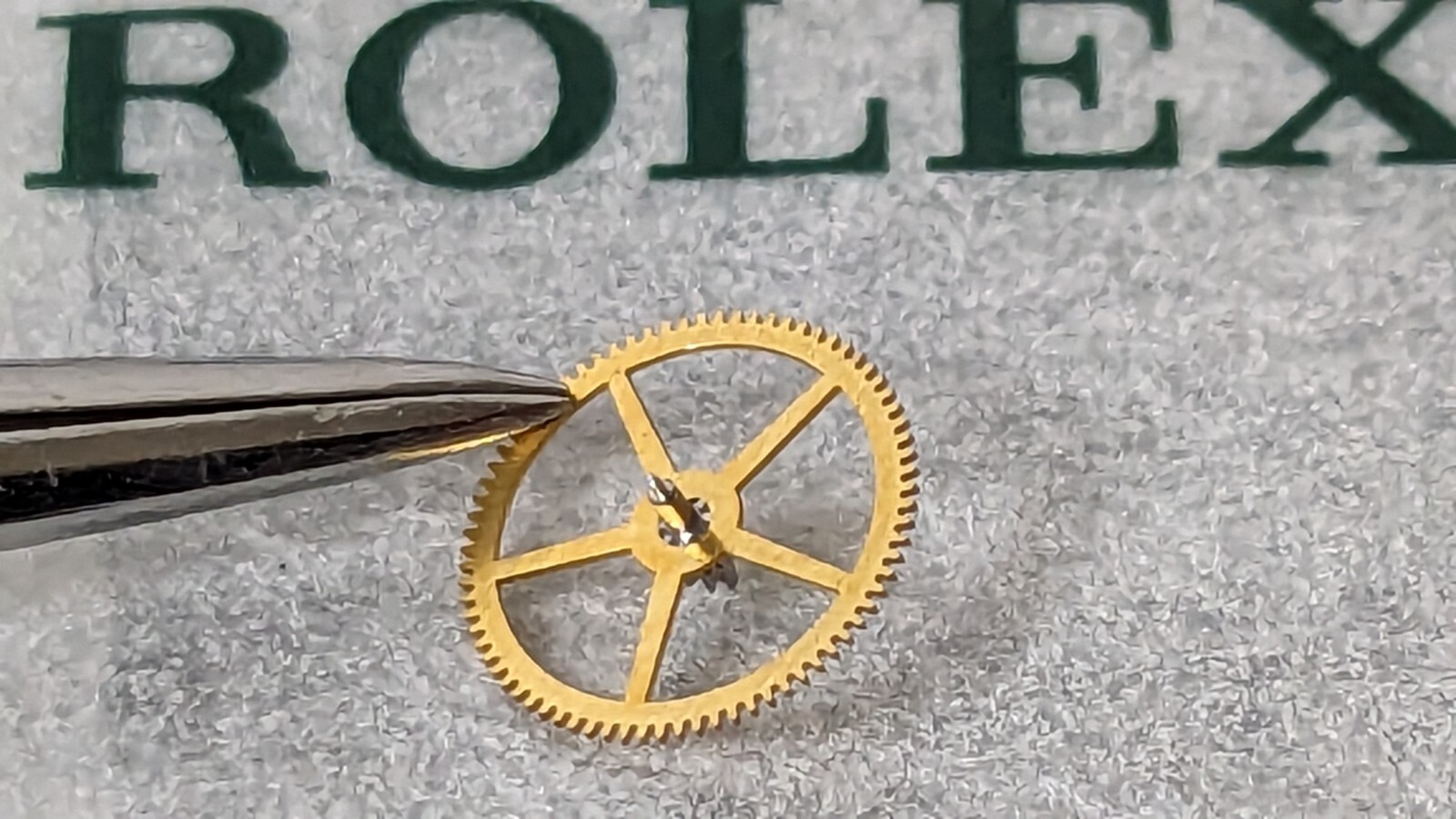 Genuine Rolex Caliber 1520 1530 1570 Part 8060 Second Wheel New Open Package