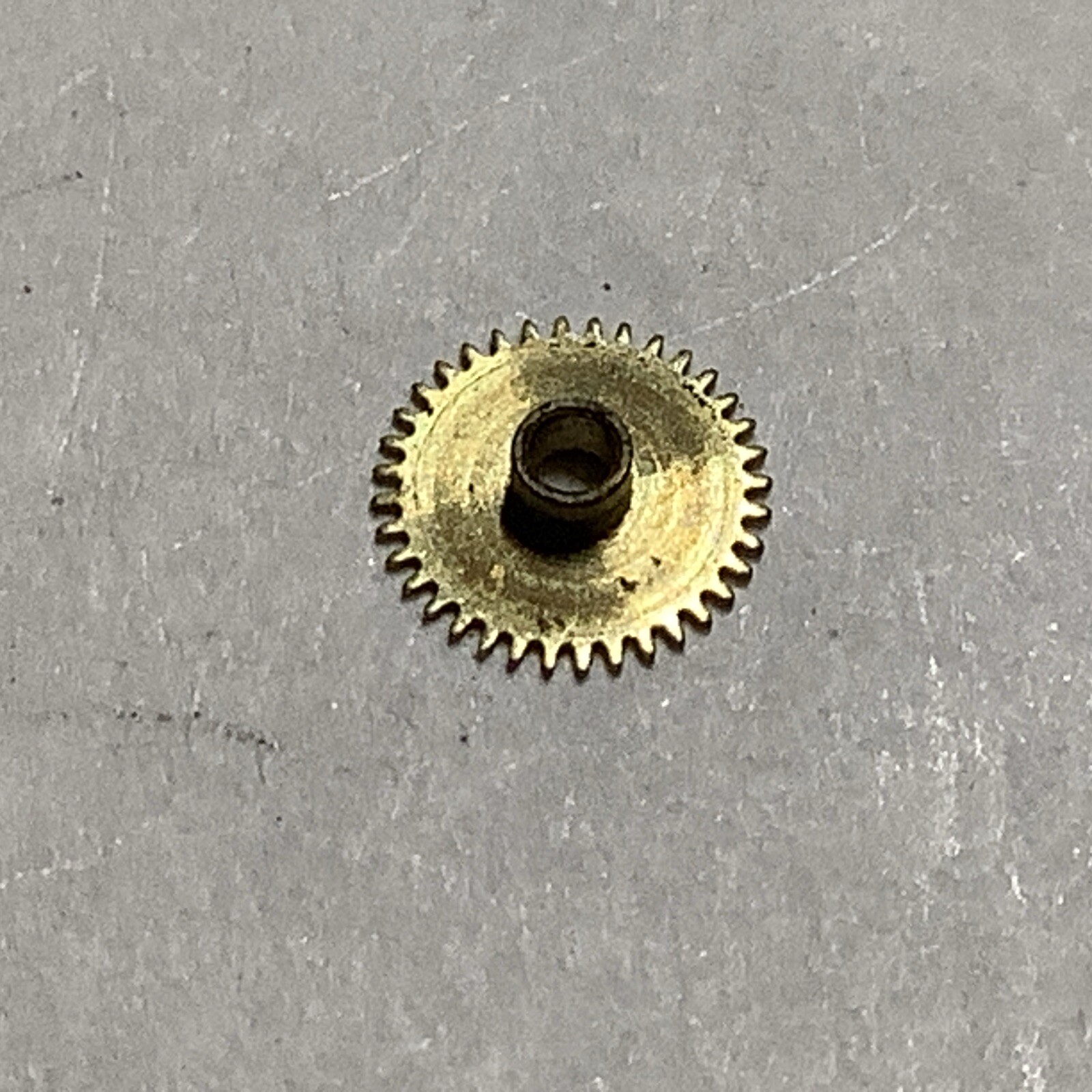 CLASSIC WATCH PARTS.REFURBISHED. RAKETA 2609HA Hour Wheel 250