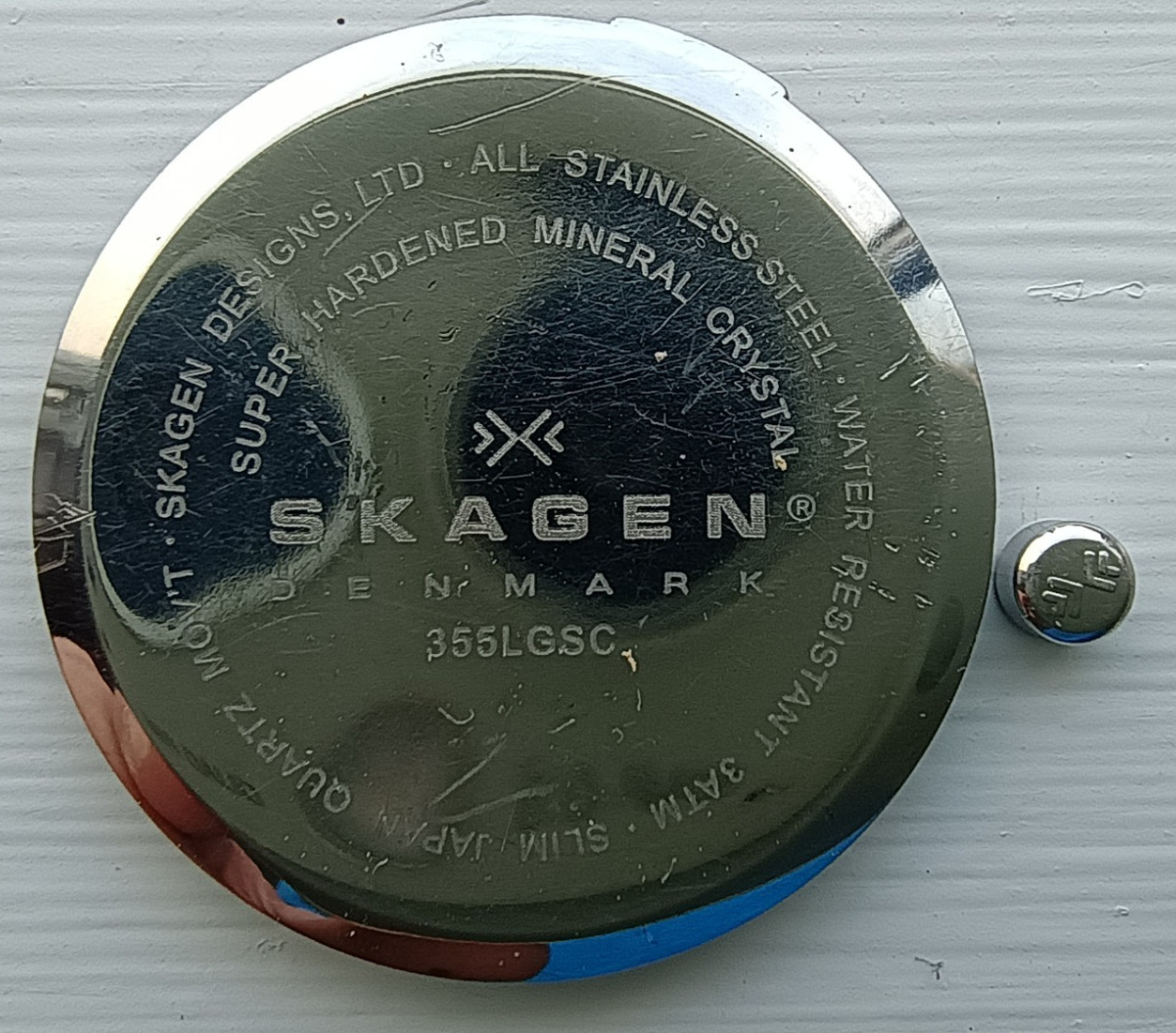 SKARGEN – Men’s Wristwatch – Salvaged Spare Parts – CROWN + BACK PLATE