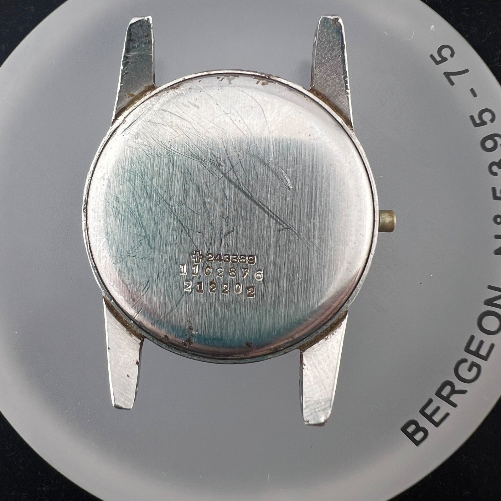 Universal Enversteel Watch Case 33mm 1102876 – 212202