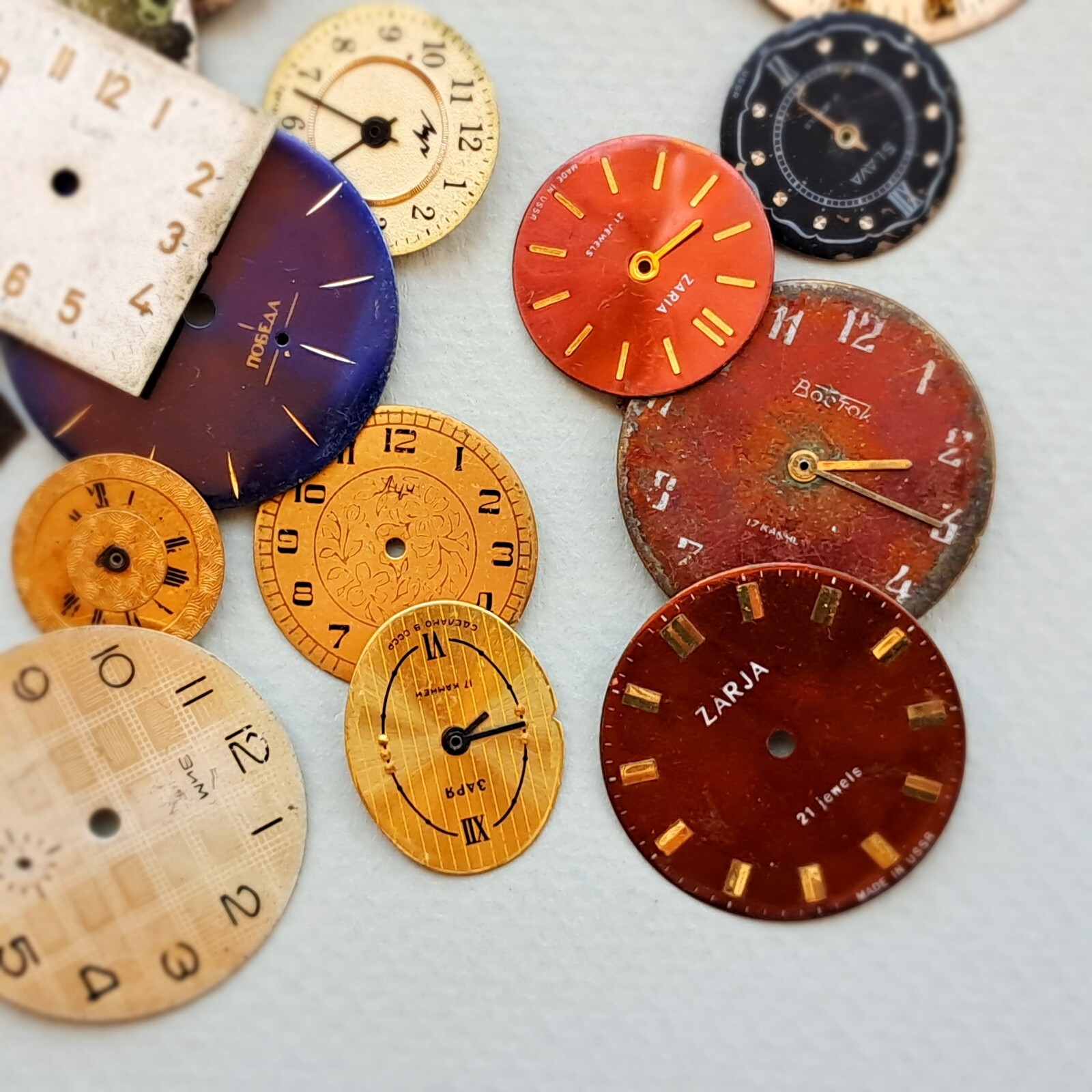 🕰️ 100g Vintage Watch Dials for Steampunk Art Jewelry Repair USSR Clock Parts