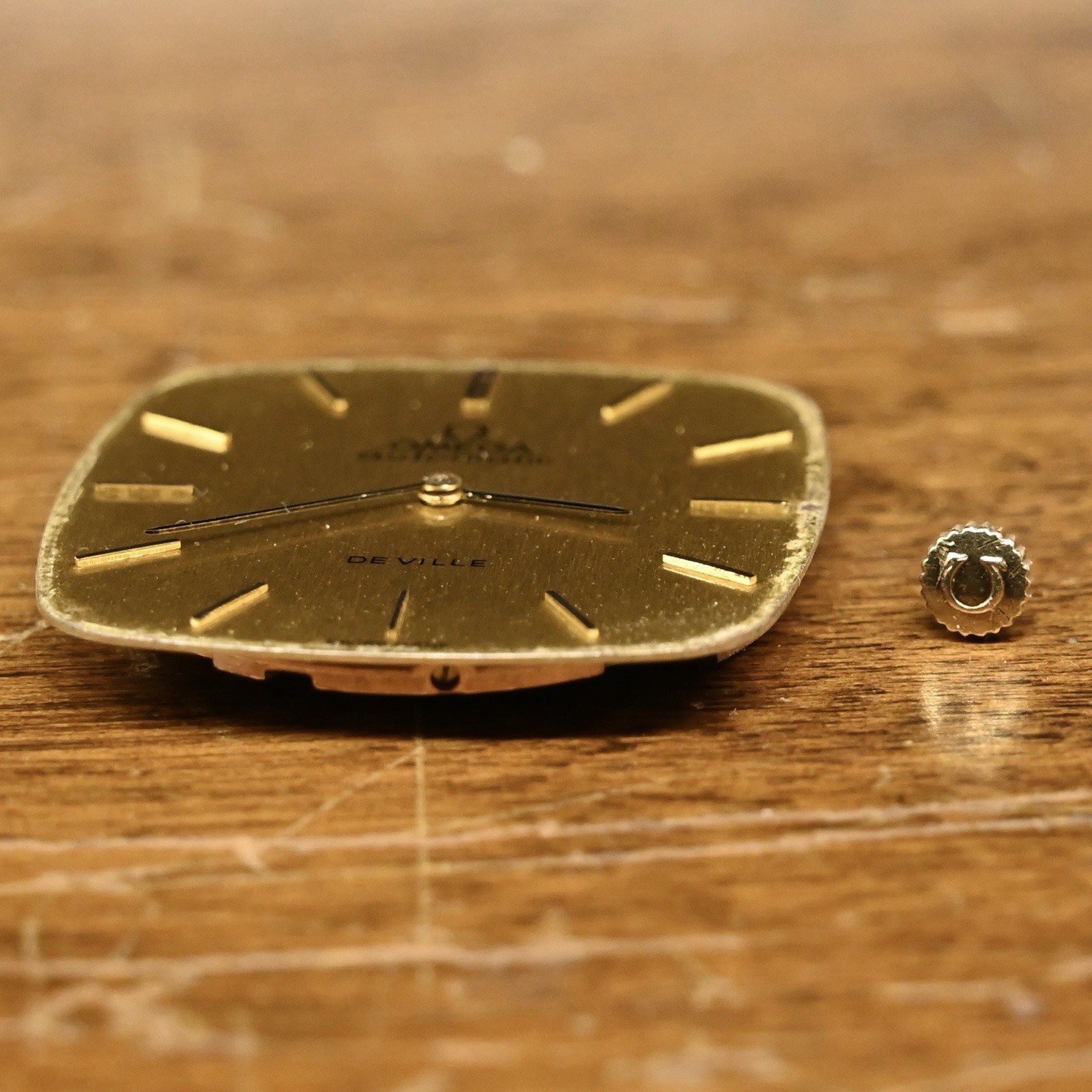 Omega De Ville Cal. 711 Automatic Watch Movement Dial Hands Crown Runs 24 Jewels