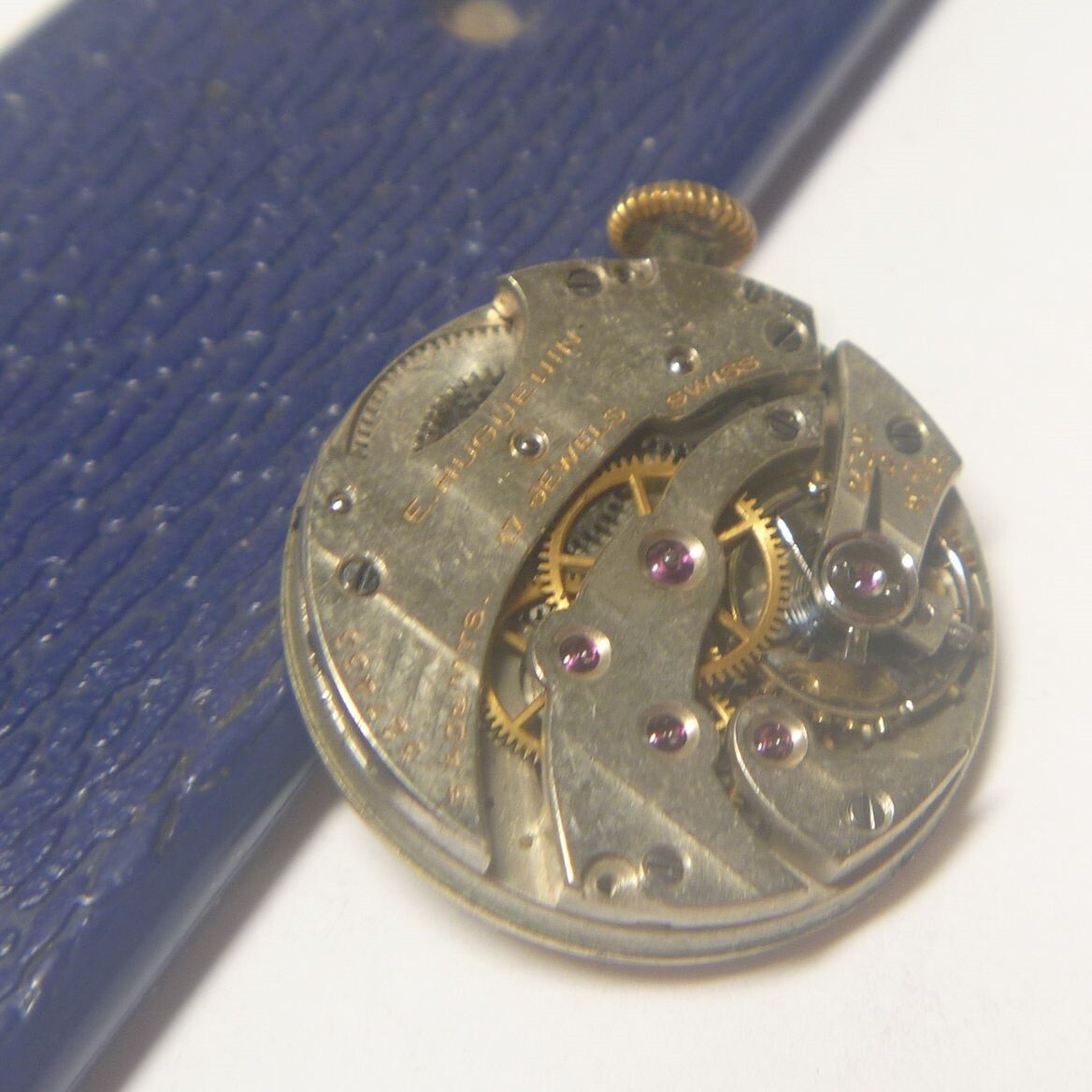 Late 1910s E. Huguenin 17J 3 Adjusts 8 ½ Lignes Hi Grade Movt Dial Hands !!