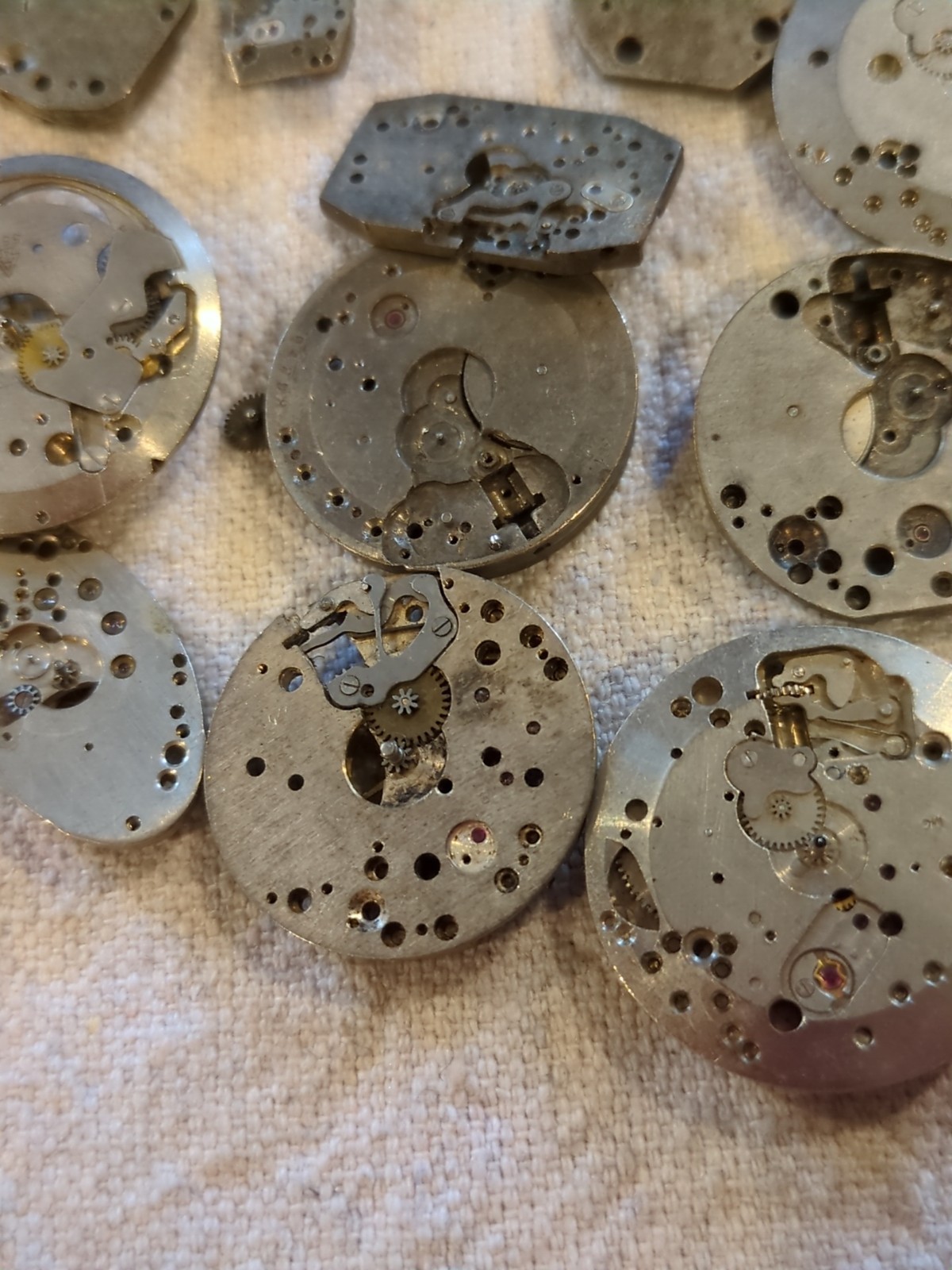 Lot Of 39 Assorted Vintage Watch Movement Parts. See the Pictures. 6.6 Ounces!!