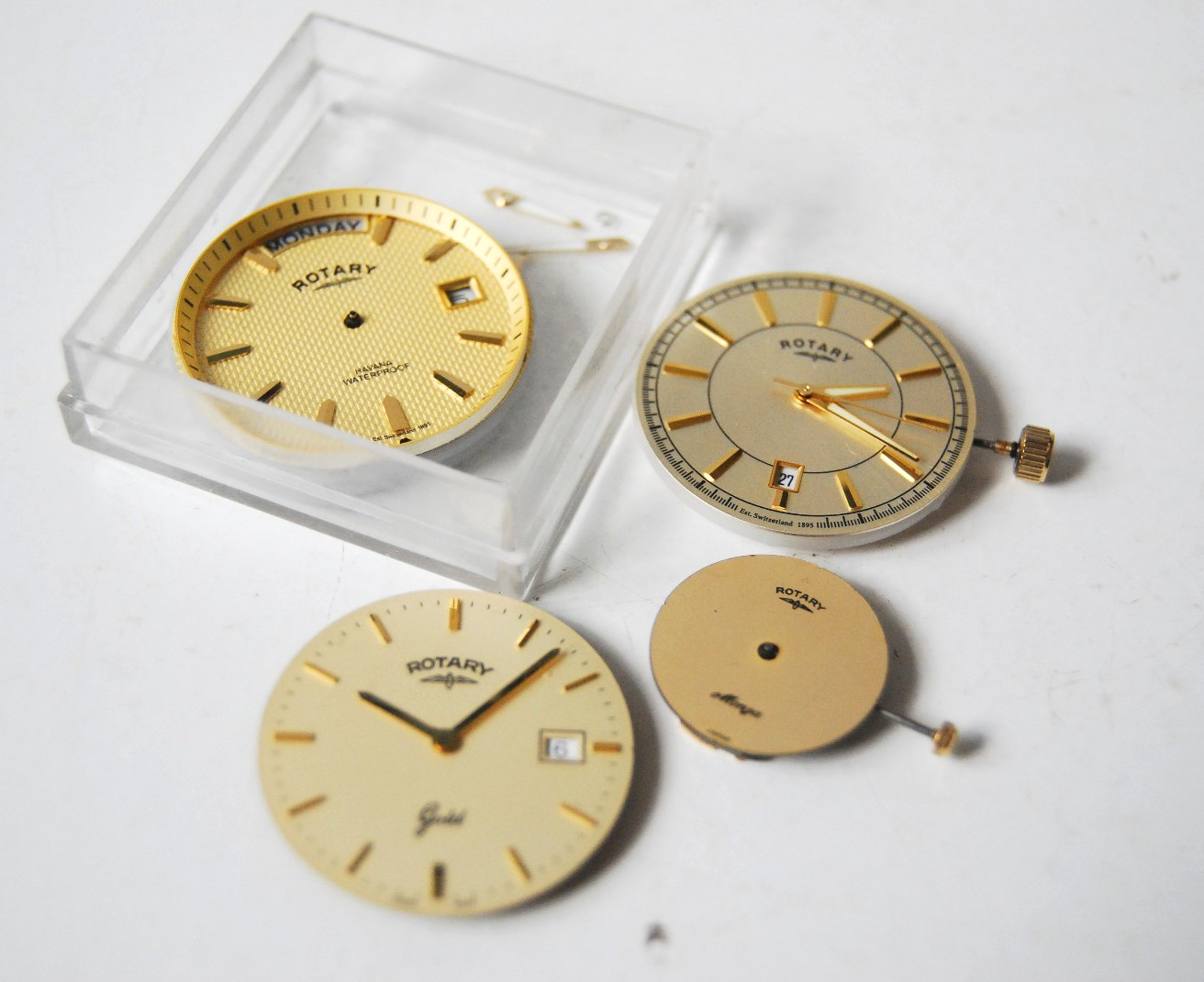 4 x ROTARY WATCH MOVEMENTS & PARTS – HAVANA, GOLD, MONZA ETC – UNTESTED