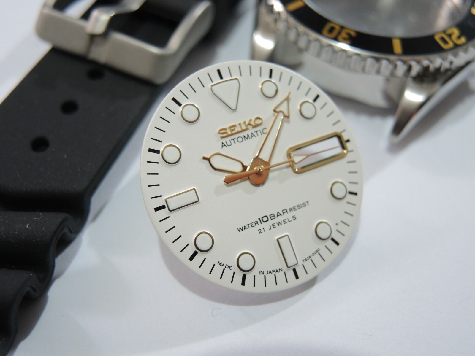 NEW STAINLESS CASE,CROWN,DIAL,HANDS,STRAP MEDIUM DIVERS 10BAR SKX027(7S26-0050)