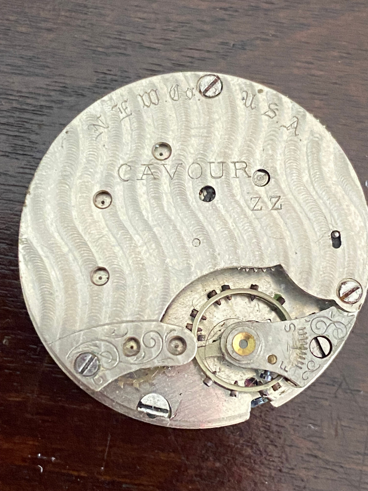 VINTAGE 28MM NEW ENGLAND WATCH CO. POCKET WATCH MOVEMENT FOR PARTS, NOT RUNNING
