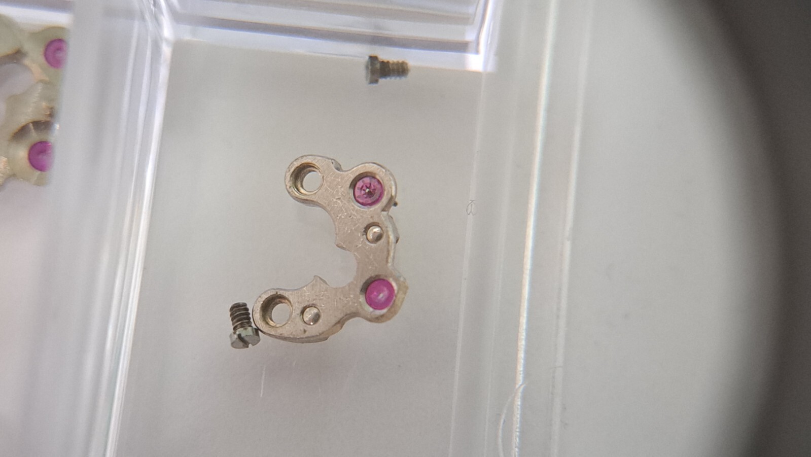 Longines 9L 25.17 Bridge and 2 SCREWS part small u-shaped FOR WATCH REPAIR