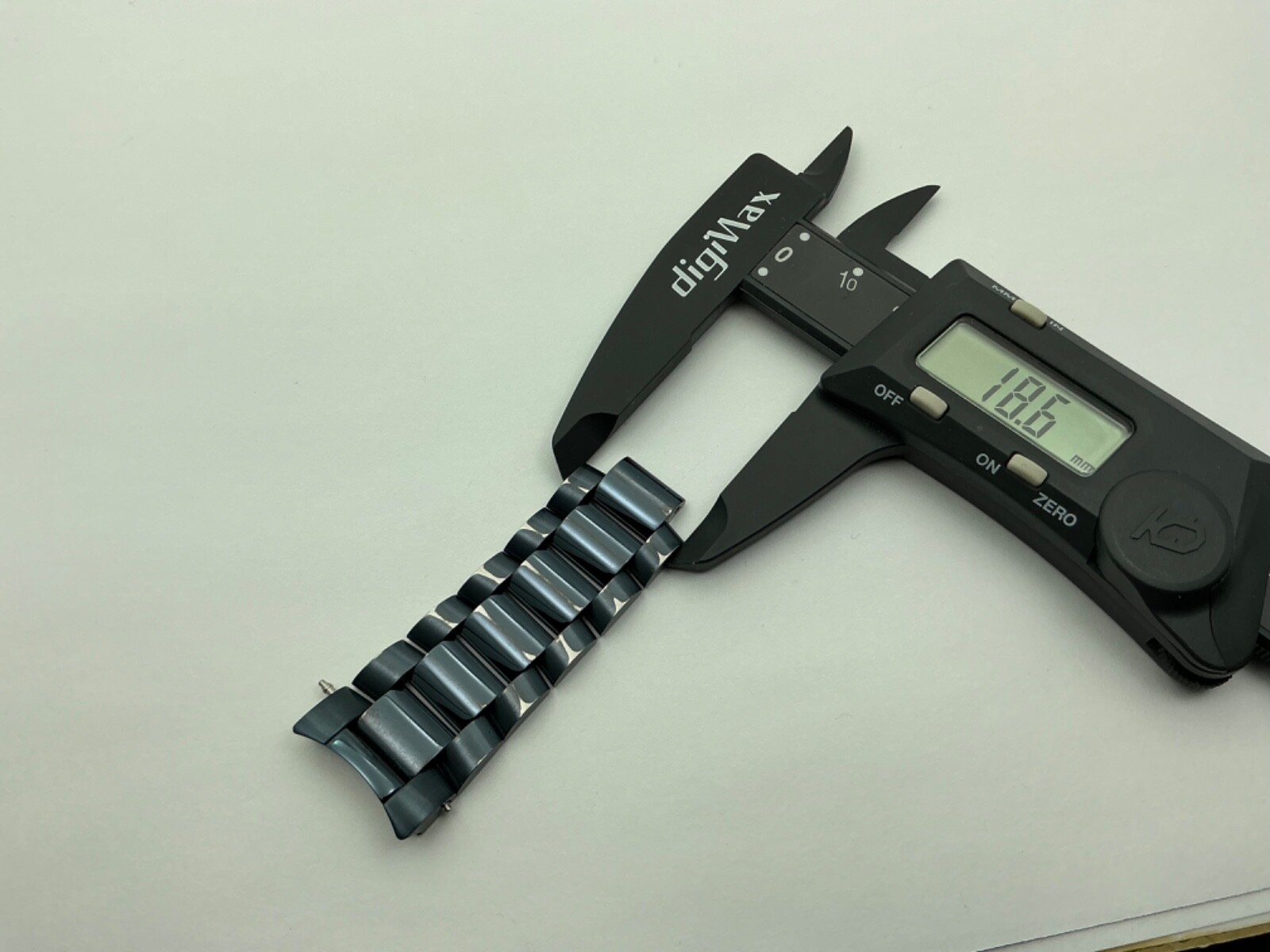 Movado 800 Series 14.1.36.1390 S/S 14 1 36 1390 Partial Band NON REMOVABLE LINKS