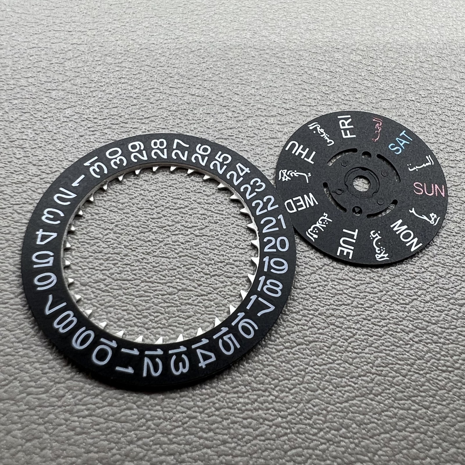 Arabic/English Font Black Date Disk Week Wheel for NH36 Movement Crown at 3