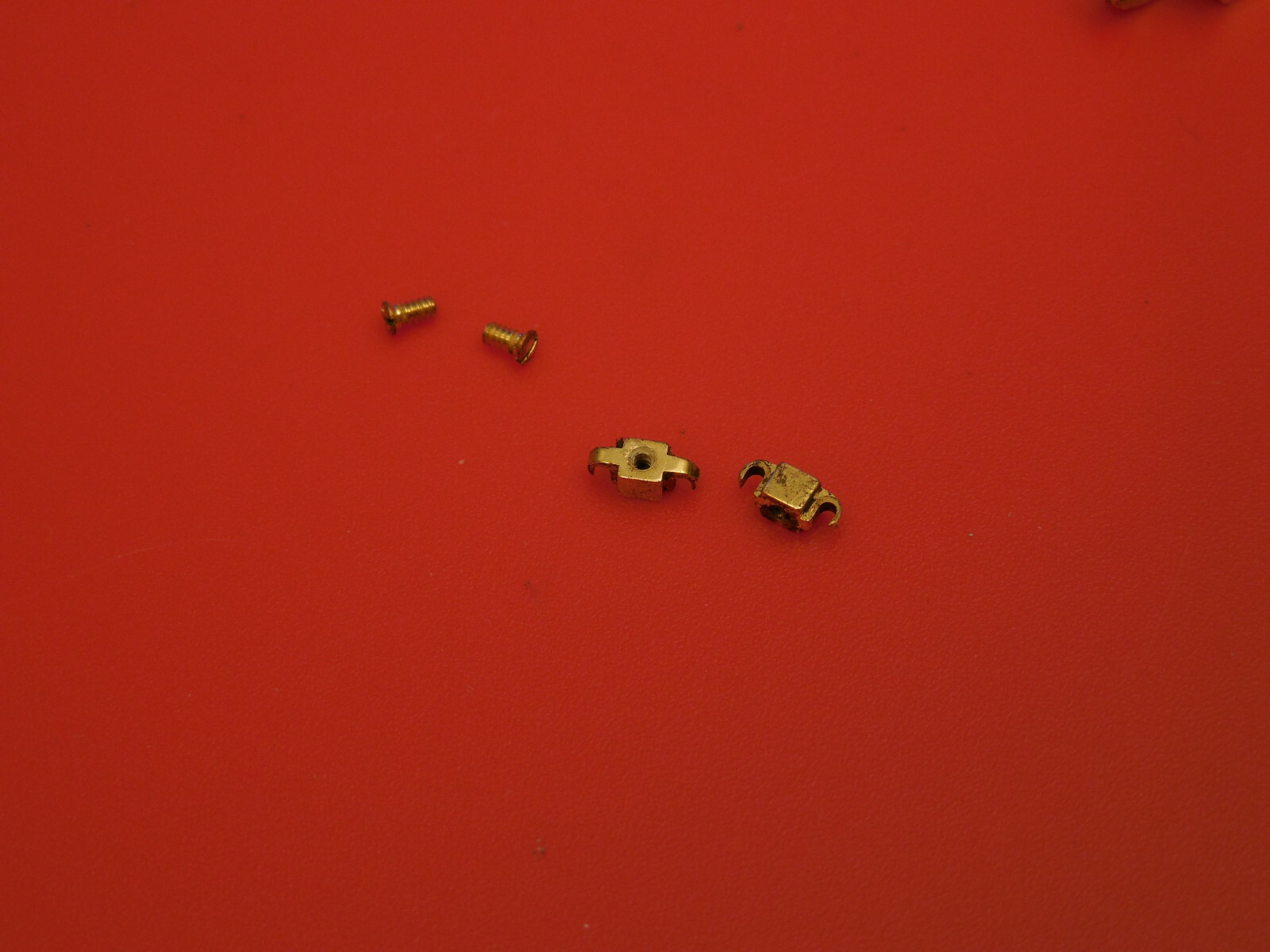 GENUINE PIAGET UPDATED MODEL POLO GOLD SCREW AND POST SET FOR BAND BRACELET LINK