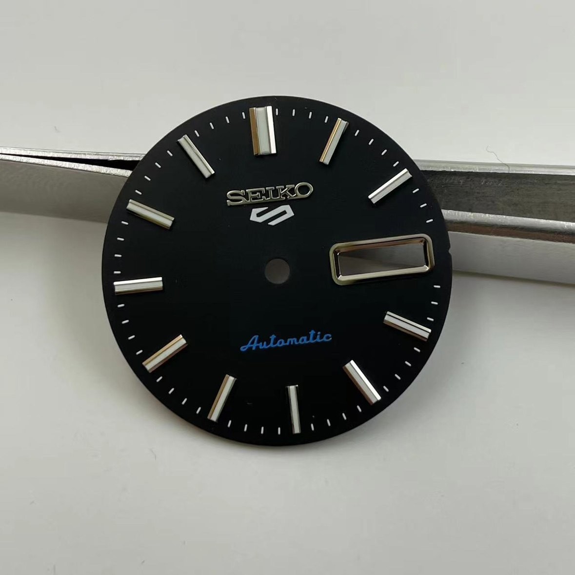 28.5mm Green Luminous Watch Dial Double Calendar for Nh36 4R36 Movement