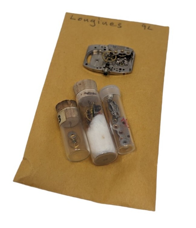 Longines Watch Co 17 Jewels Movement and lots of parts for it ! Please see photo