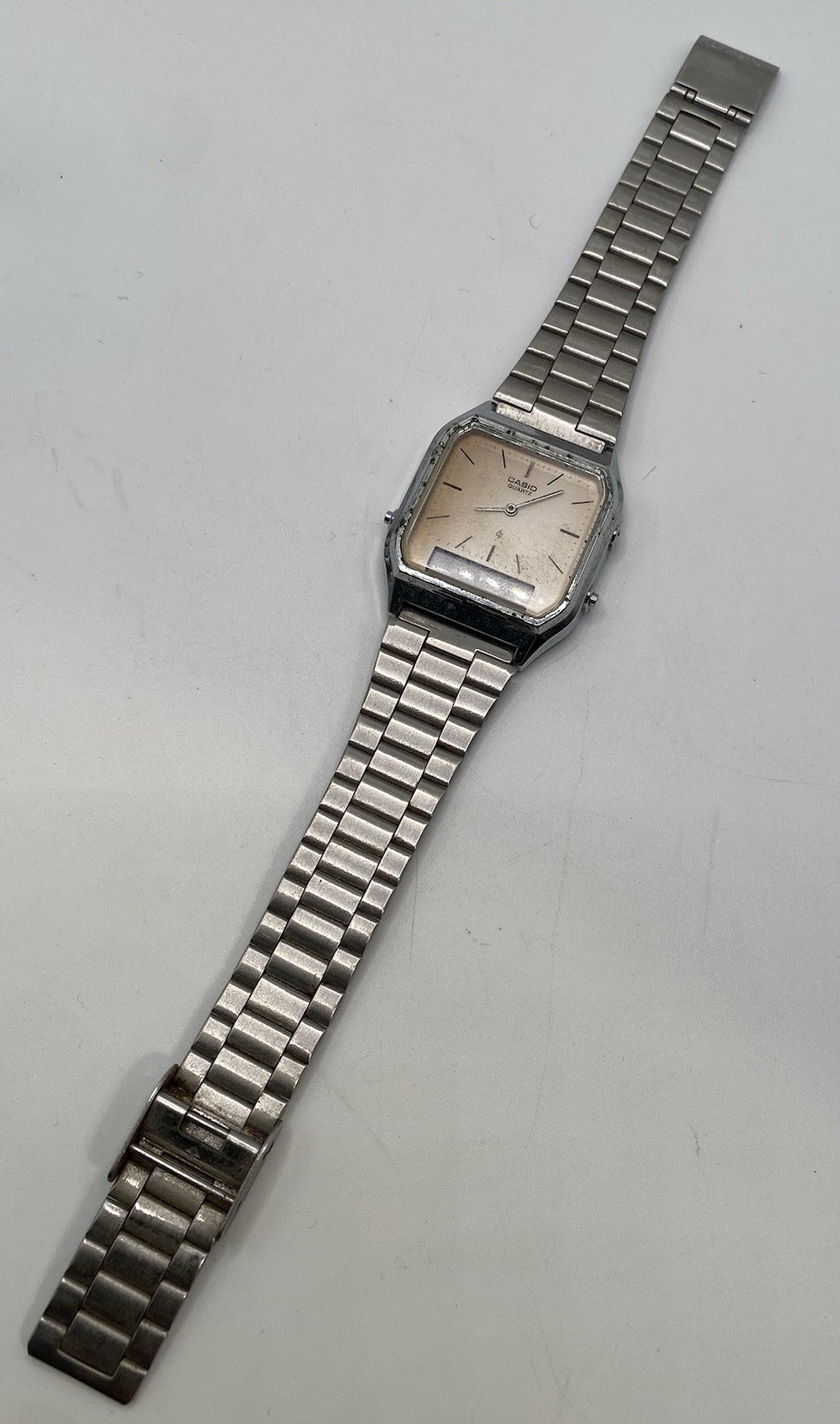 Casio 308 AQ-222 SS Quartz Vintage Men’s Watch For Parts See Description
