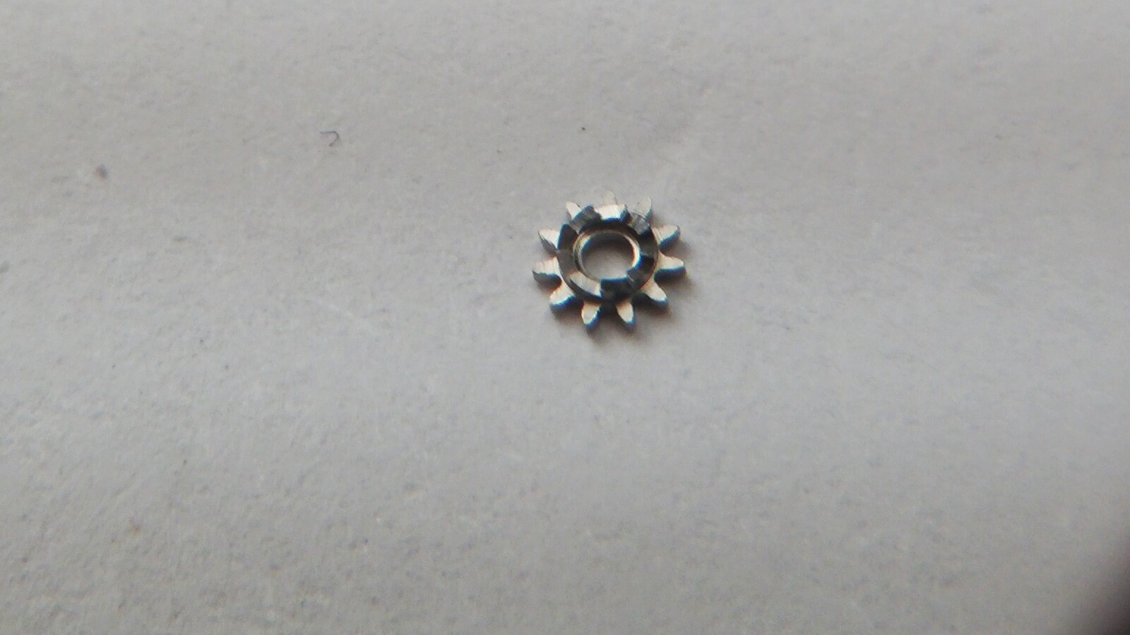 Le Coultre Winding Pinion for 814, 815 410 cal 910, 911, part 410, alarm