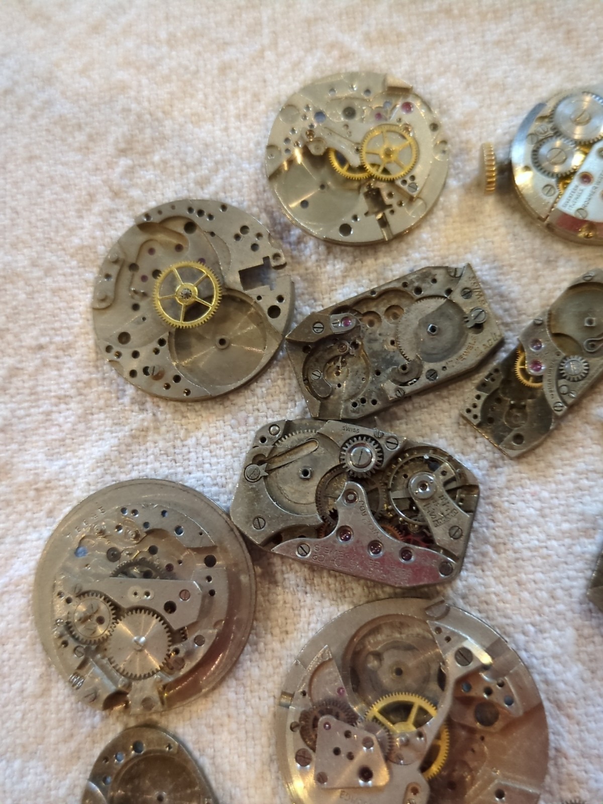 Lot Of 39 Assorted Vintage Watch Movement Parts. See the Pictures. 6.6 Ounces!!