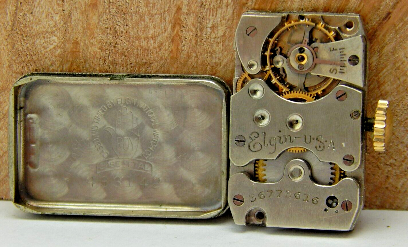 Vintage 7 jewel Elgin 1937 488 18/0s art deco wrist watch movement w/ case back