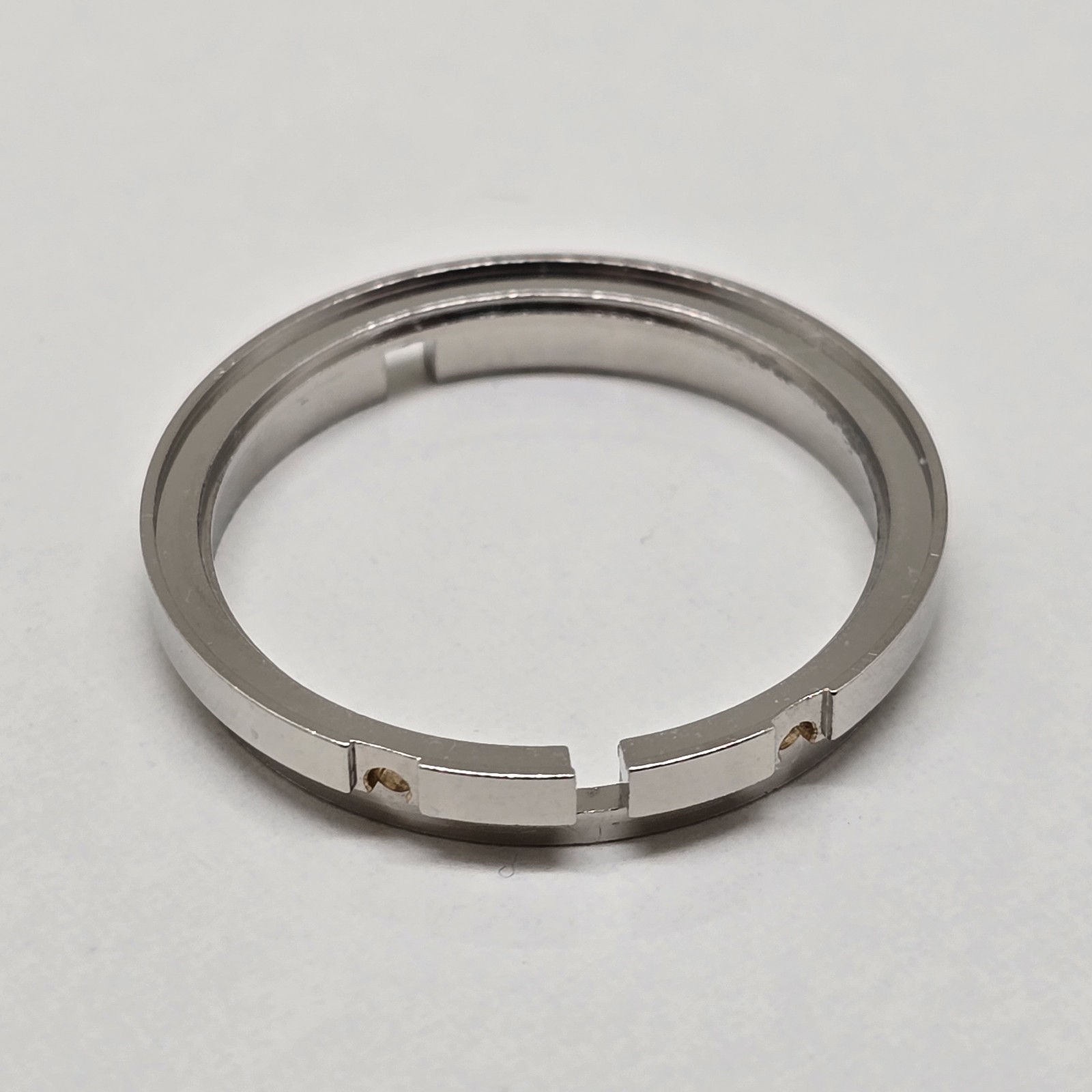 IWC PORSCHE DESIGN 3720 WATCH MOVEMENT CASING RING (MINT & 100% ORIGINAL)