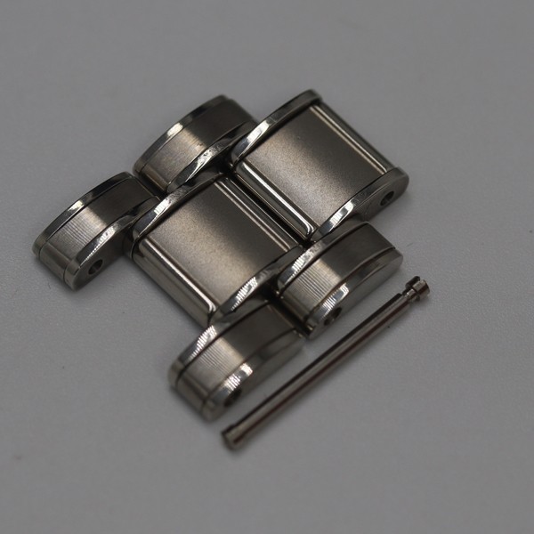 Genuine Tiffany Atlas 18mm SS Bracelet 2 Links Mens