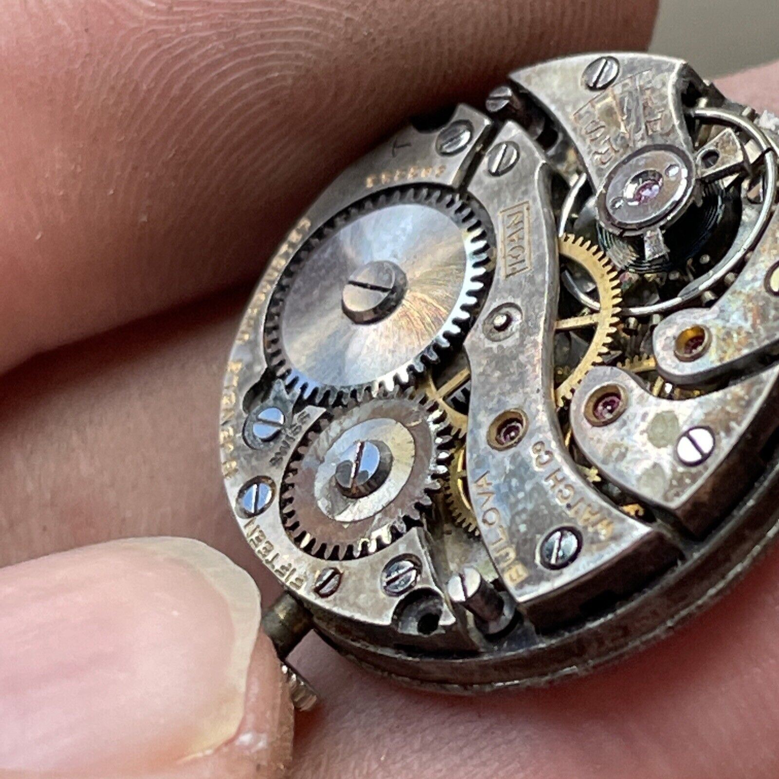 Vintage Bulova Watch Co. Swiss Fifteen Jewel Unadjusted Movement