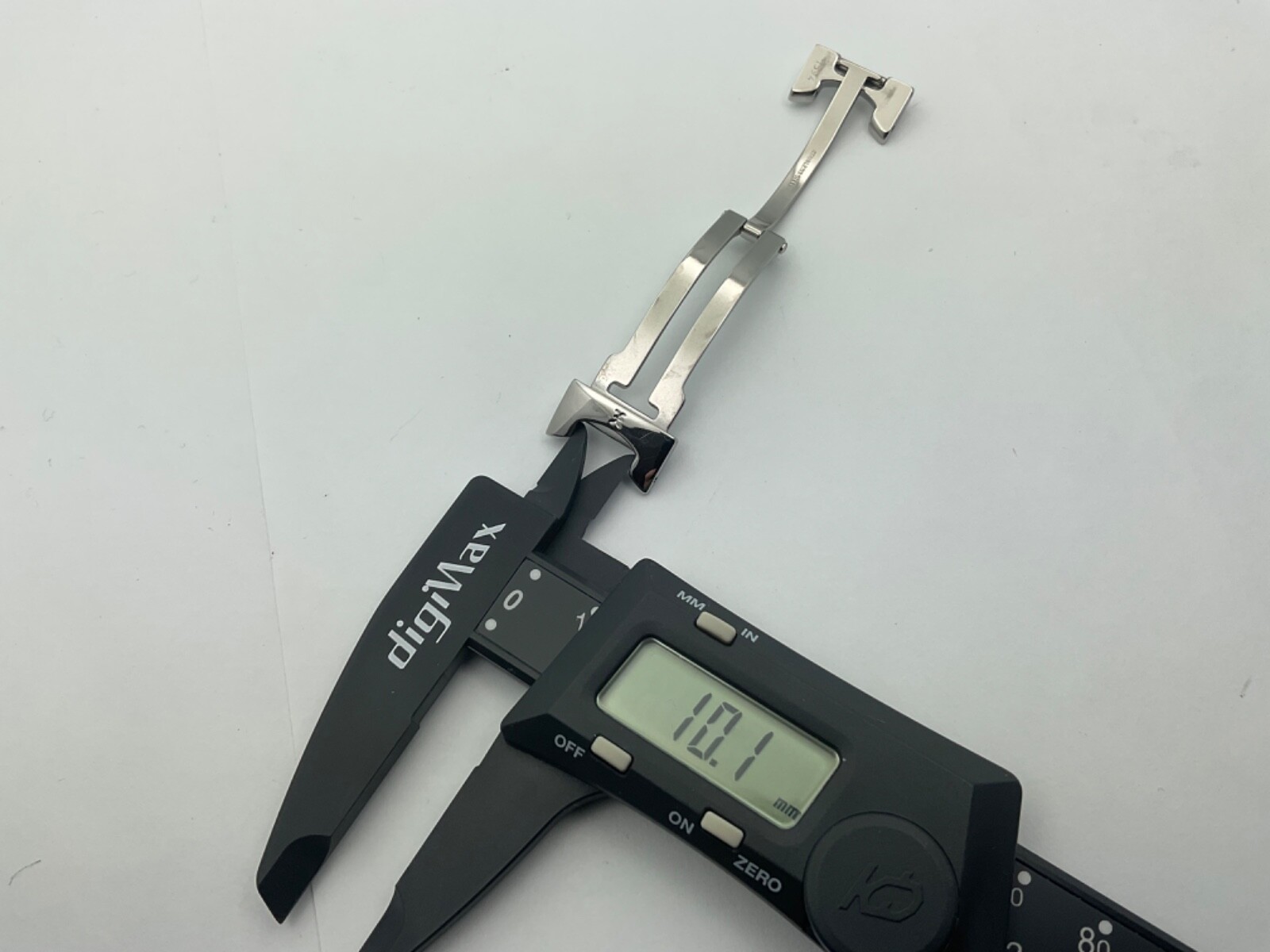 Ebel DRESS WAVE Model E6187942 Stainless Steel Clasp 18mm