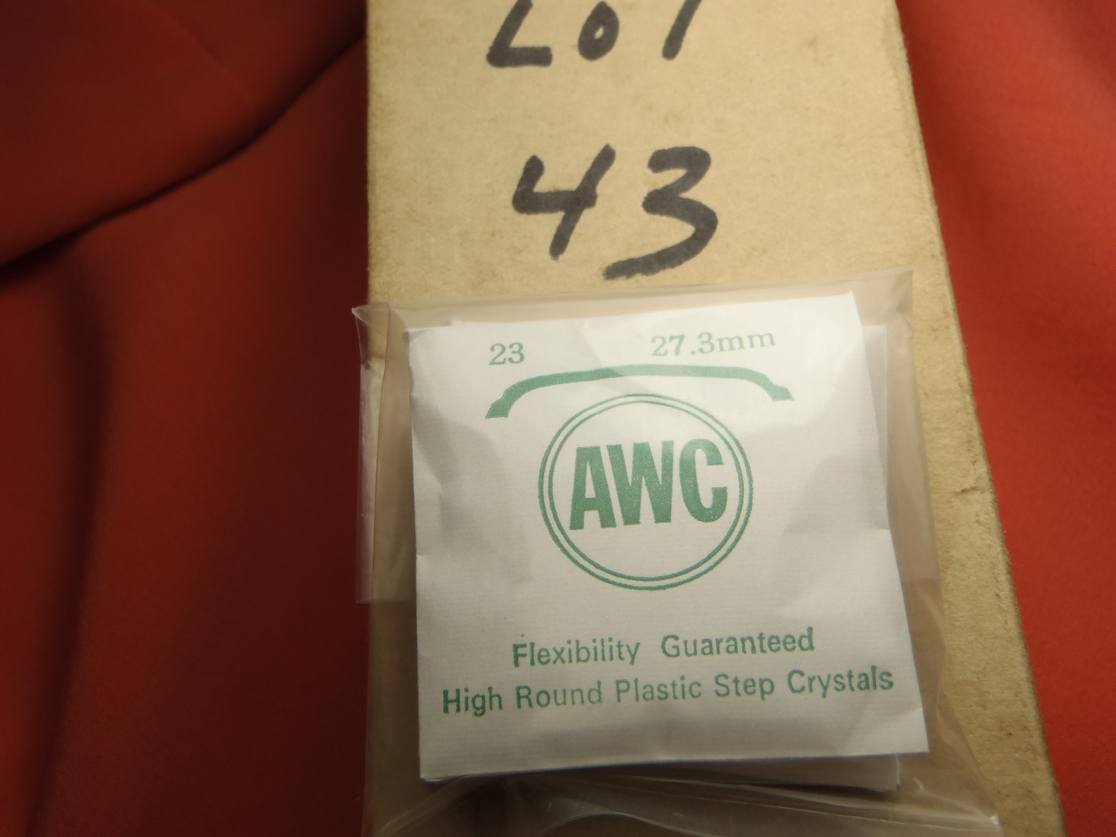 AWC HIGH ROUND PLASTIC WATCH STEP CRYSTAL # 43 = 27.3 MM NOS