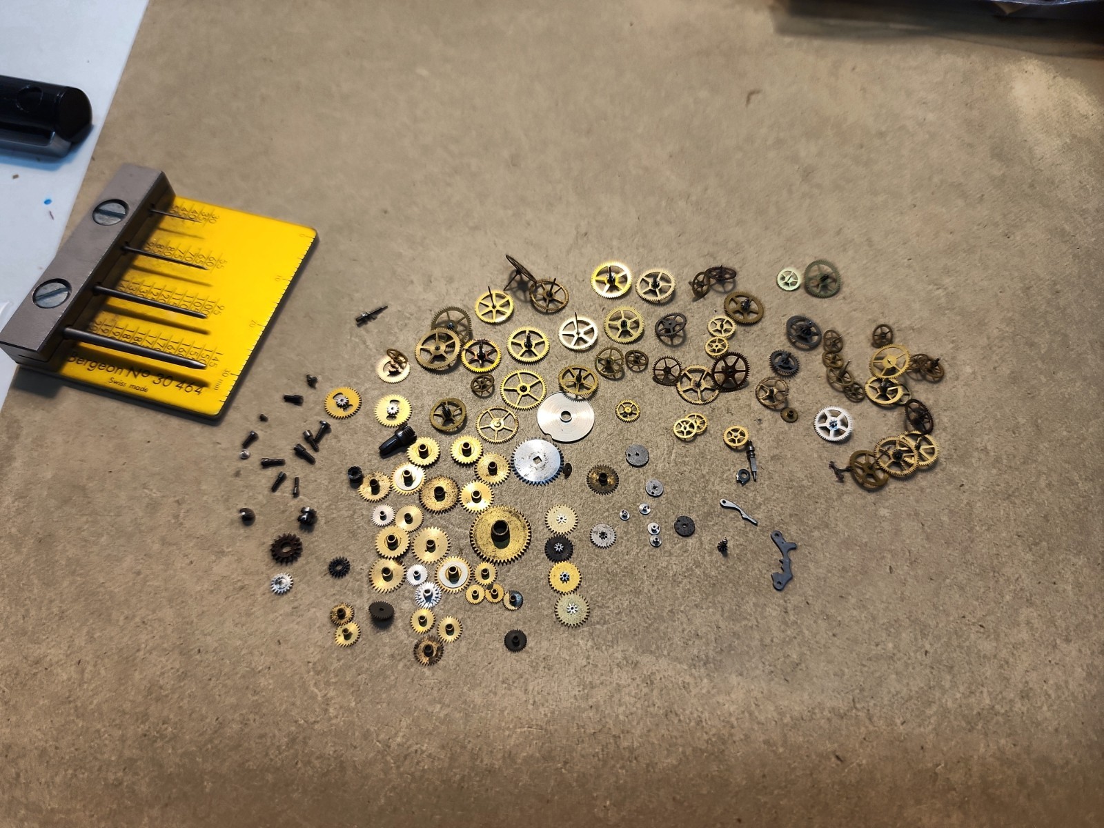 Lot Of Mixed Pocket Watch/Wristwatch Loose Parts-Train Wheels, Hr Wheels, 120+