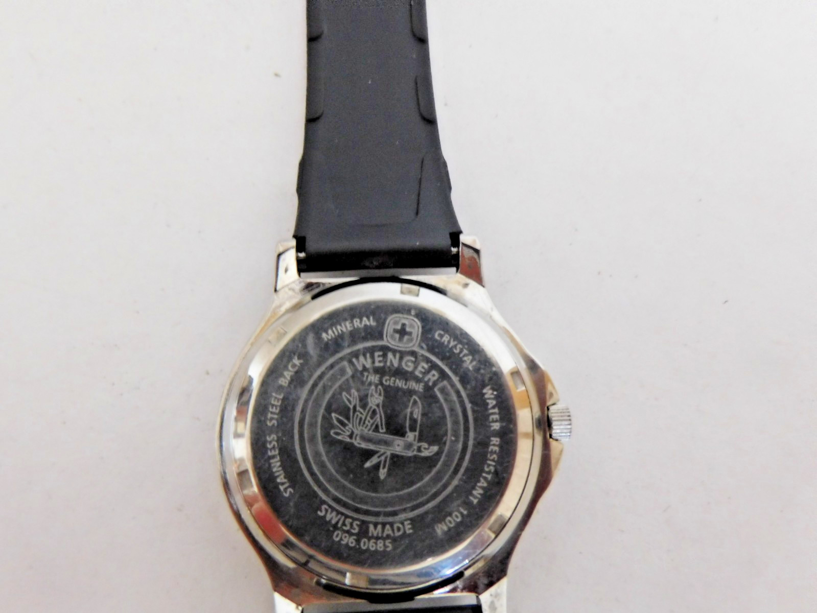 GENTS WEINGER QUARTZ D.D. MOVMENT #ETA 805-124 CASE #096-0685 RUNNING. NEEDS CLE