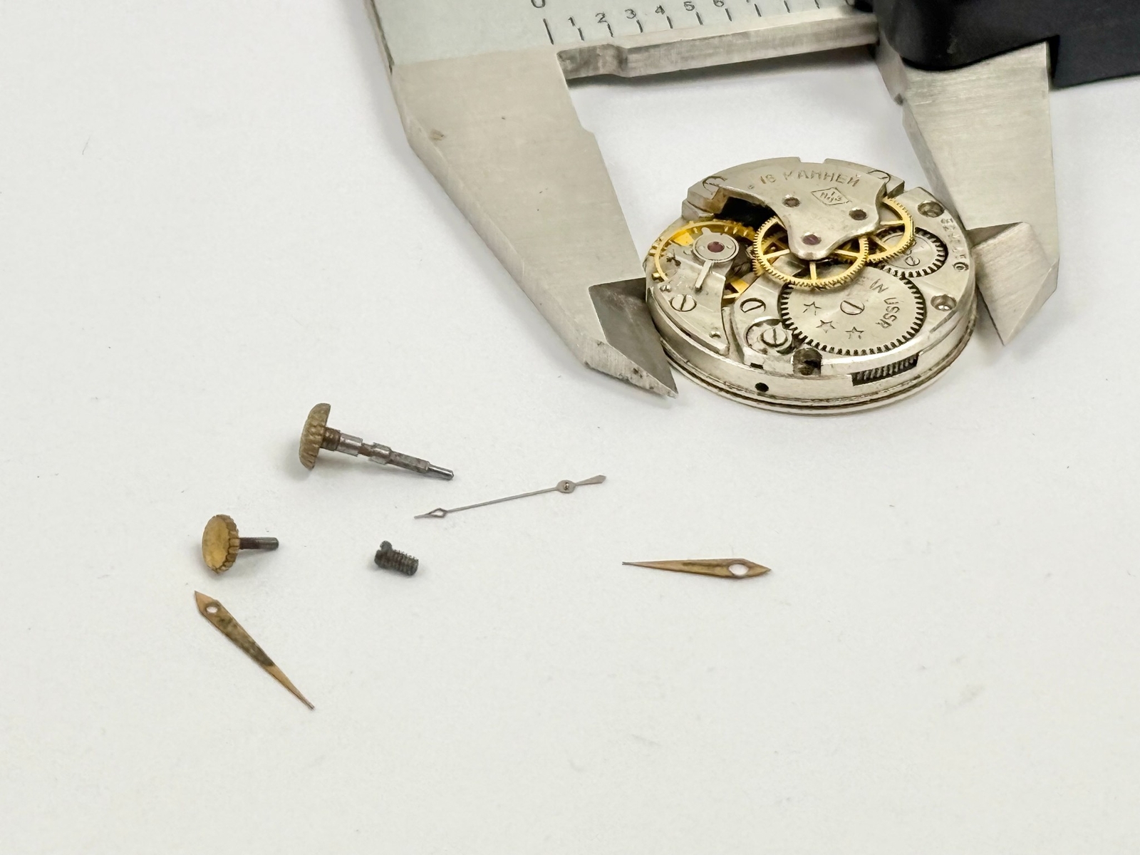 Chalet USSR 16-Jewel Mechanical Watch Movement Dial Hands Vintage Repair