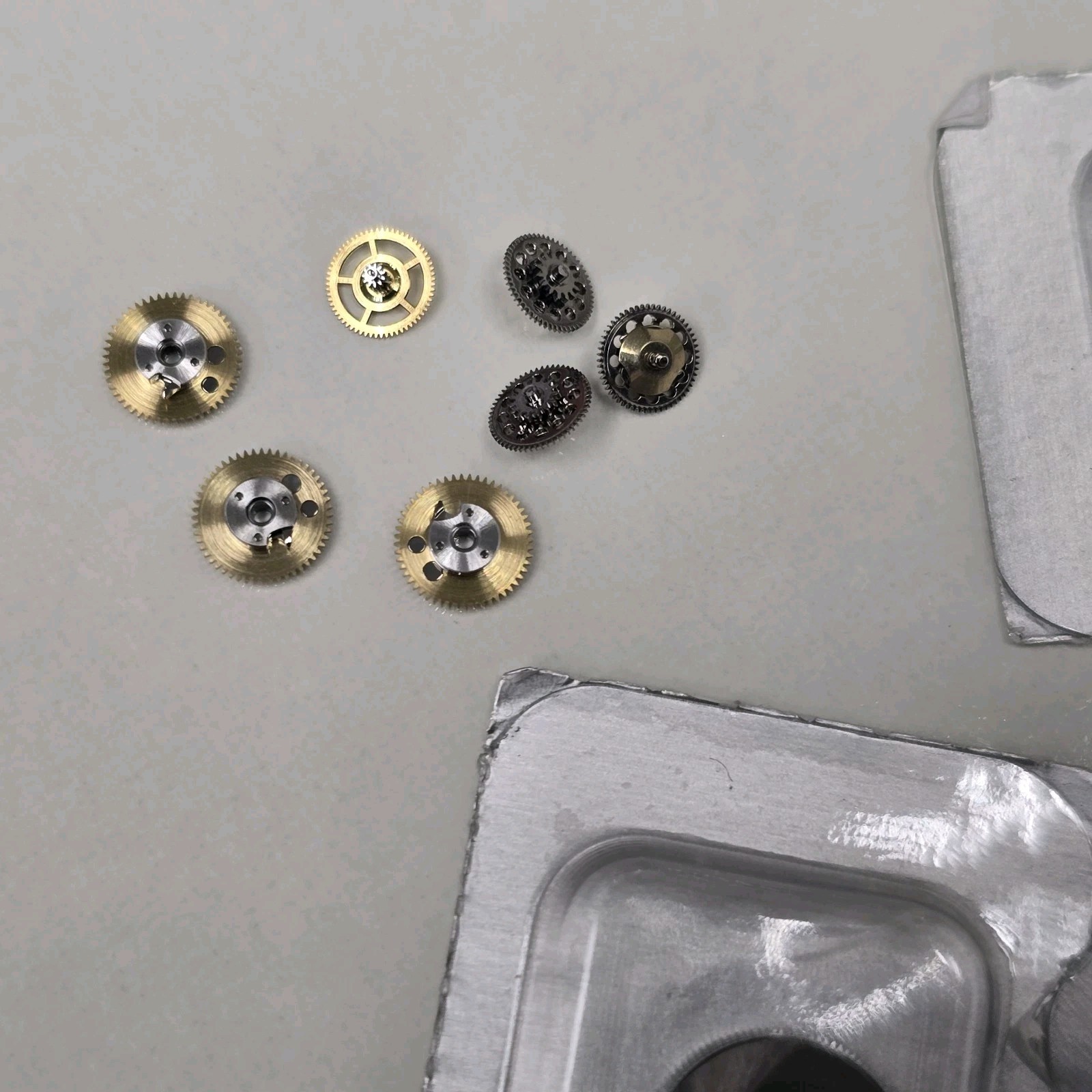 AUDEMARS PIGUET 3120 & 2385 MOVEMENT PARTS X 14 (NOS & 100% ORIGINAL)