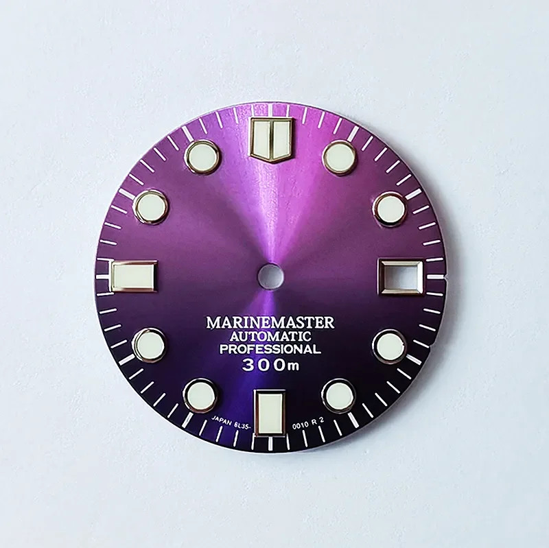 28.5mm Dial Matte BGW9 C3 Lume Sunburst Dial Watch NH35 Movement SKX007