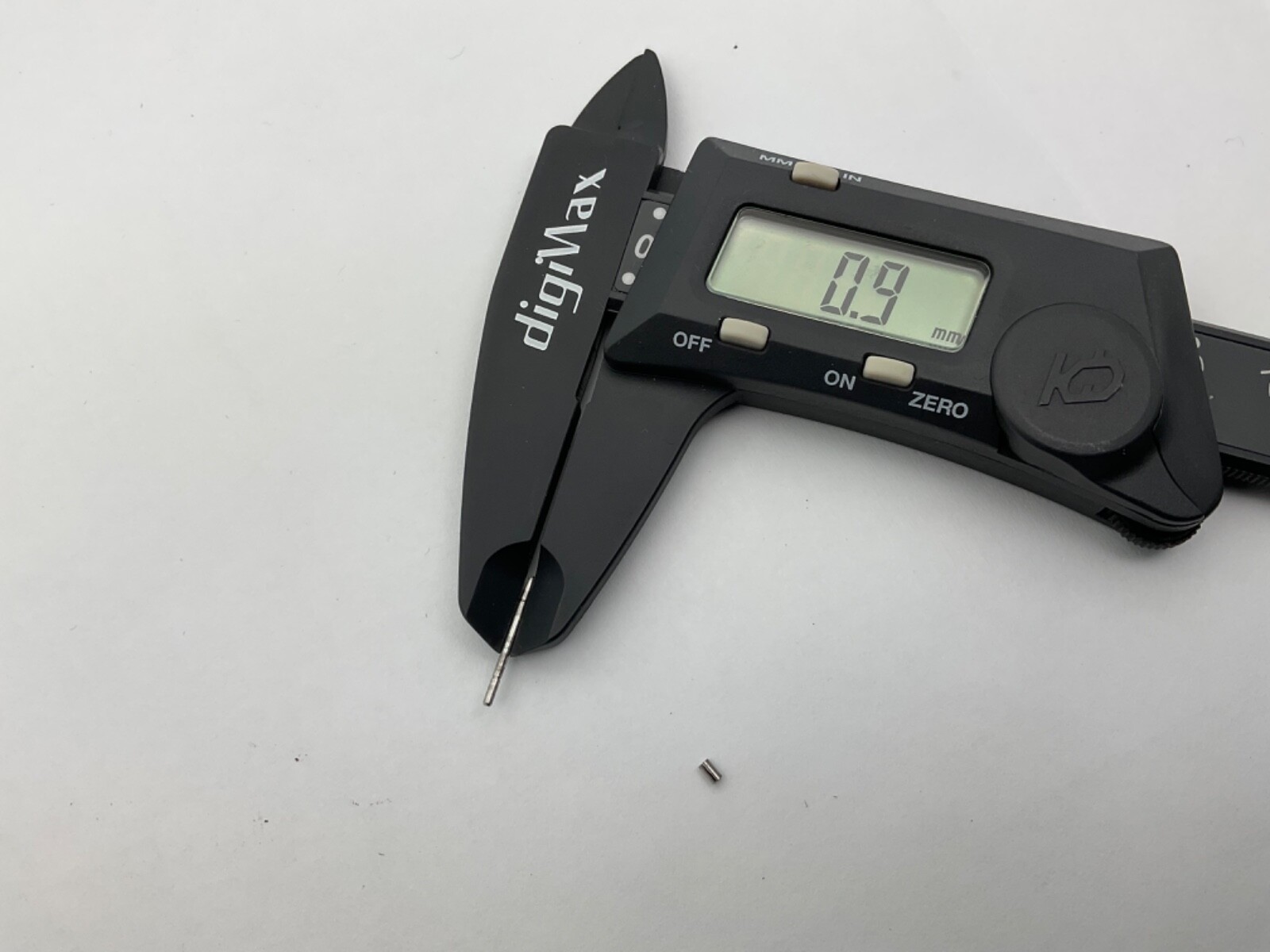Authentic Corum Admiral’s Cup 99.330.21 V585 Pin and Tube for 15mm Link